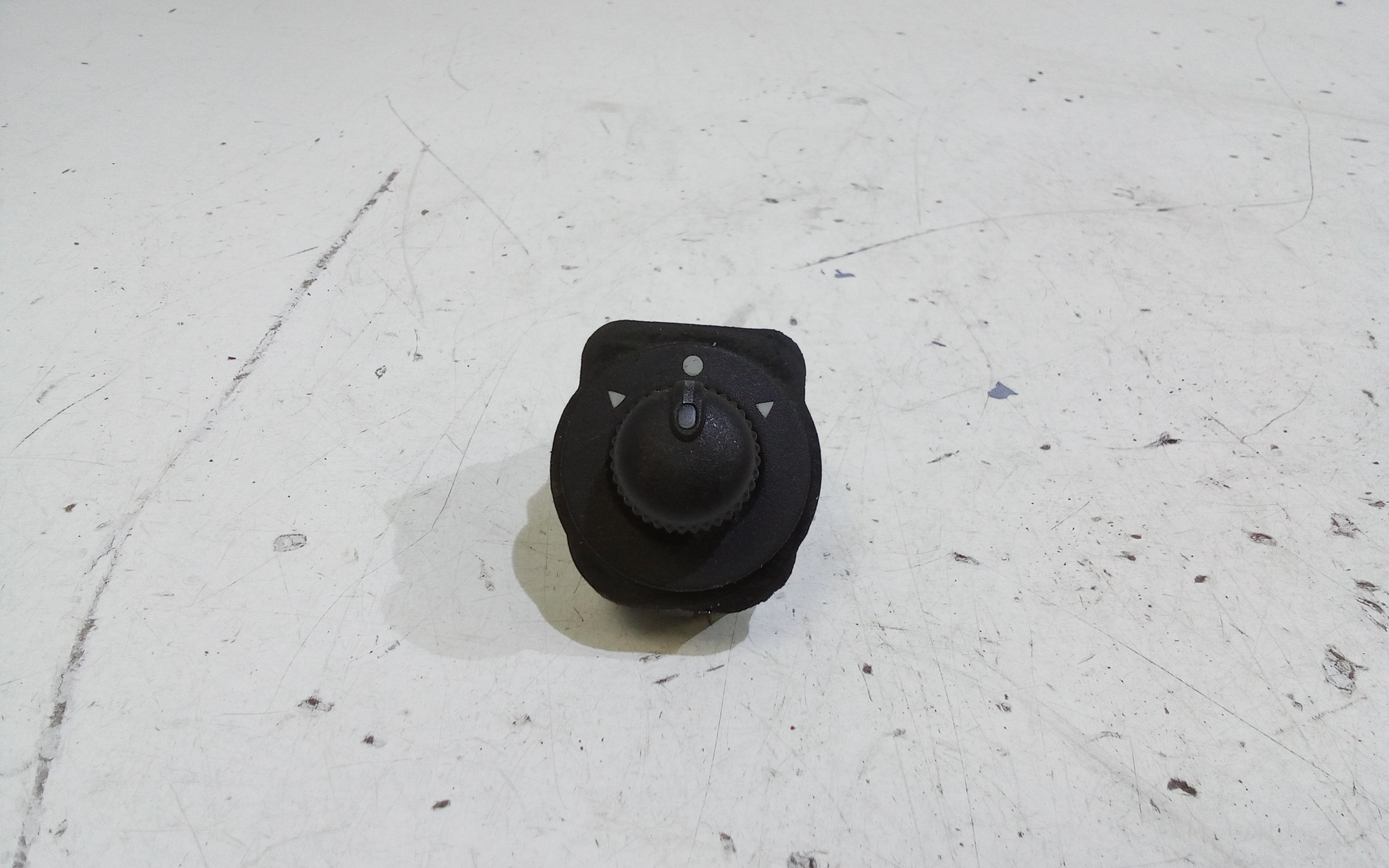 Interruttore Regolazione Retrovisore Est. 6490H1 Usato