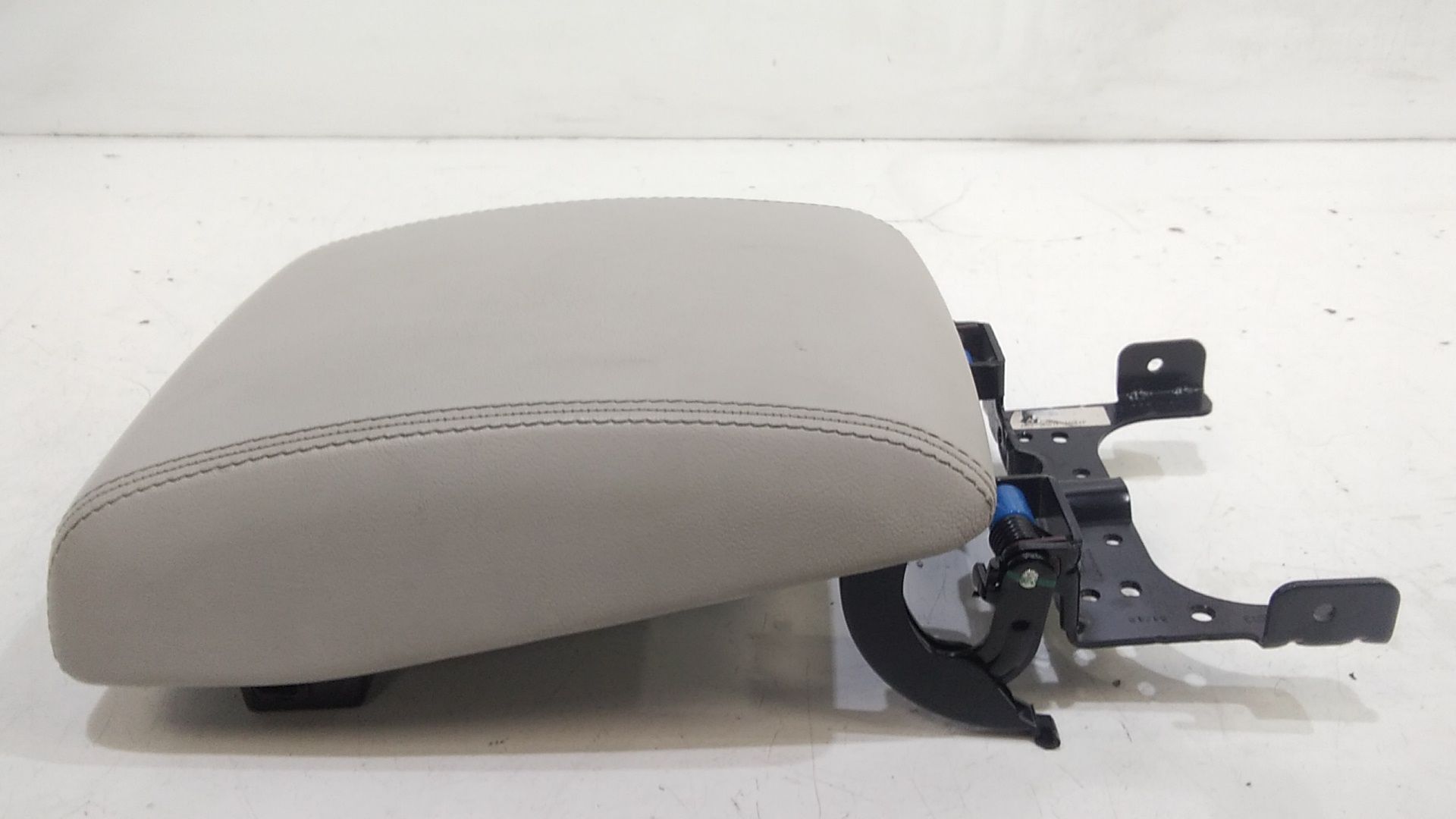 Appoggiabraccio Sedile Ant. Consolle Centr. J9C15586PVJ Usato