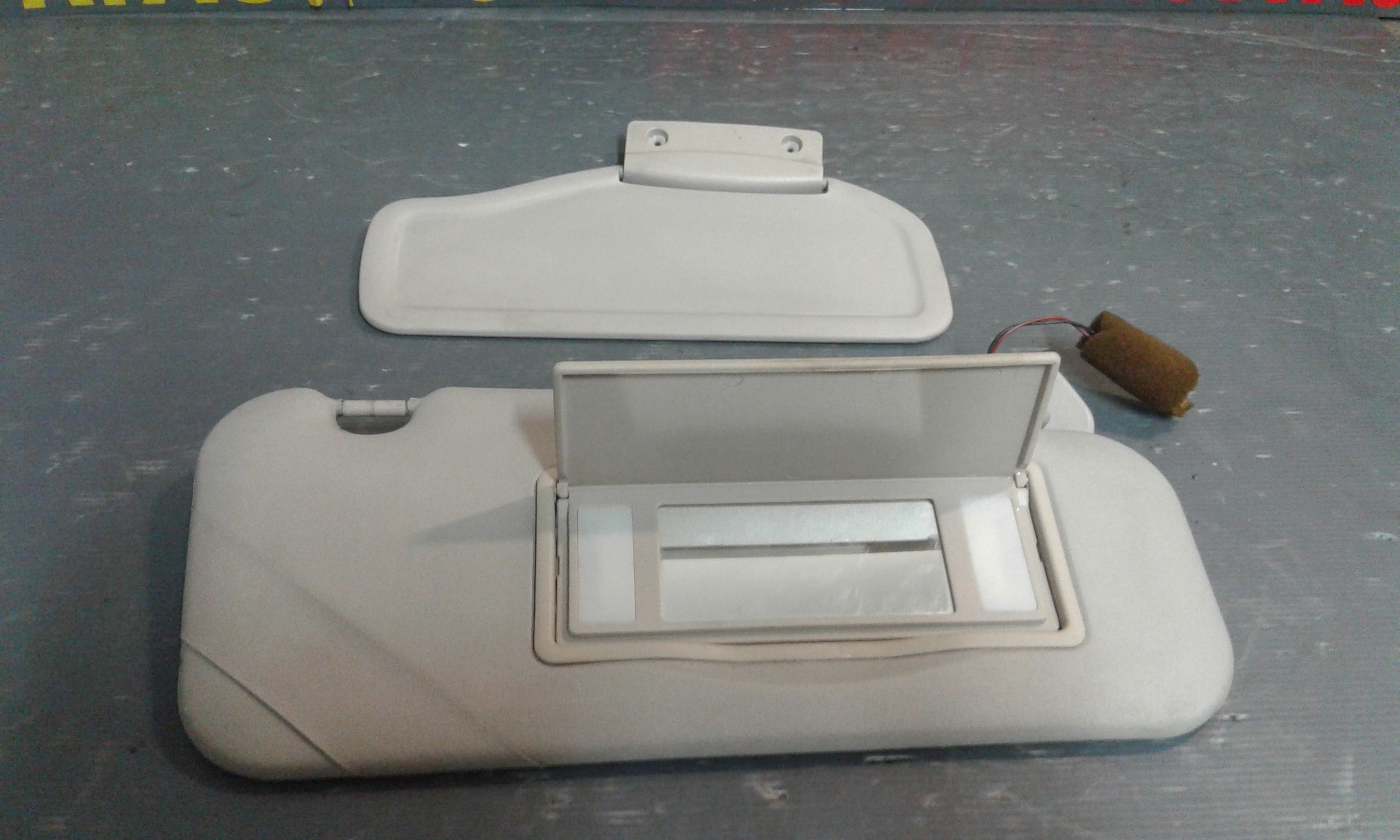 Aletta Parasole Parabrezza Destro Usato