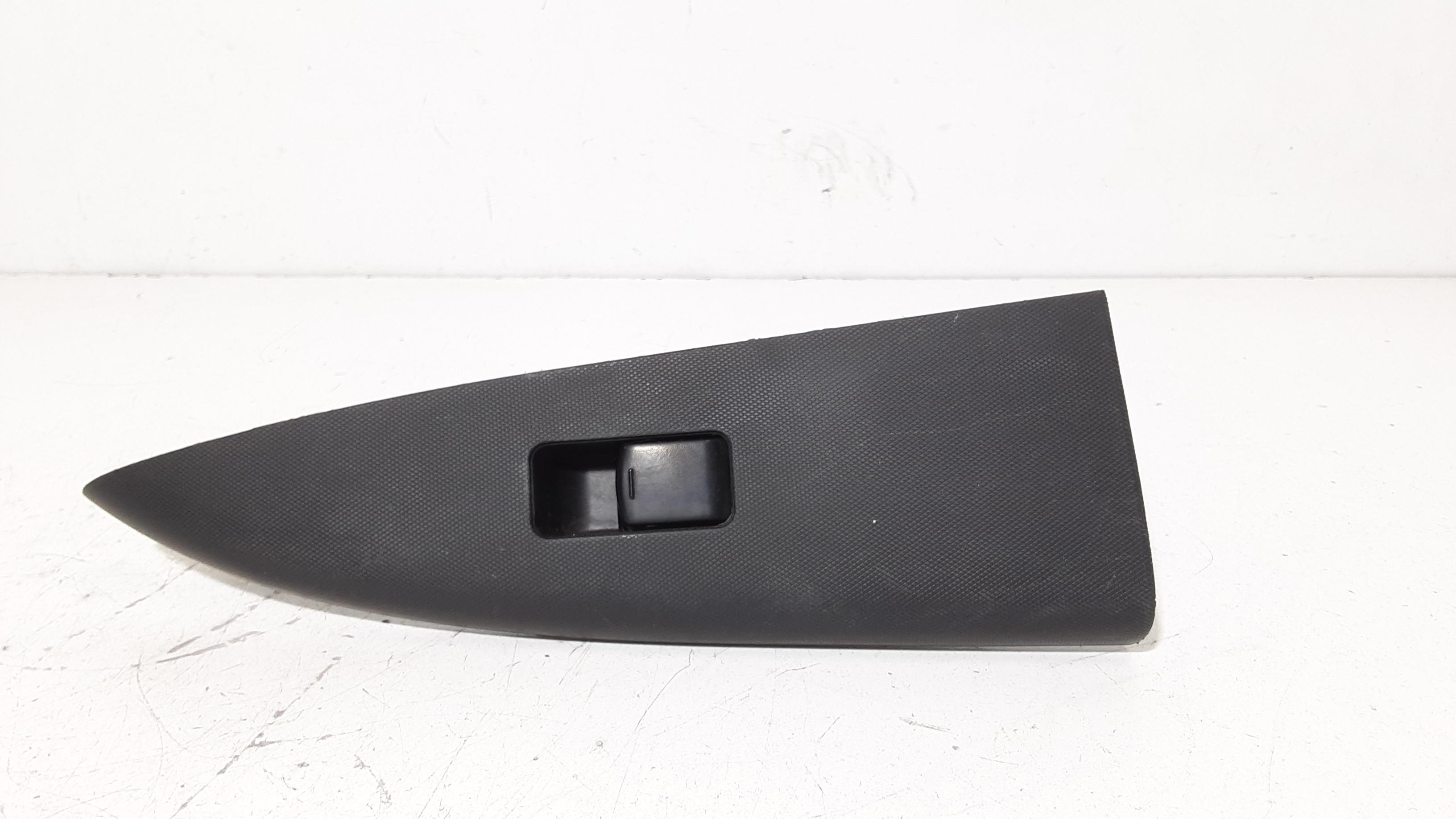 Interruttore Alzacristalli Porta Ant. Destro Usato