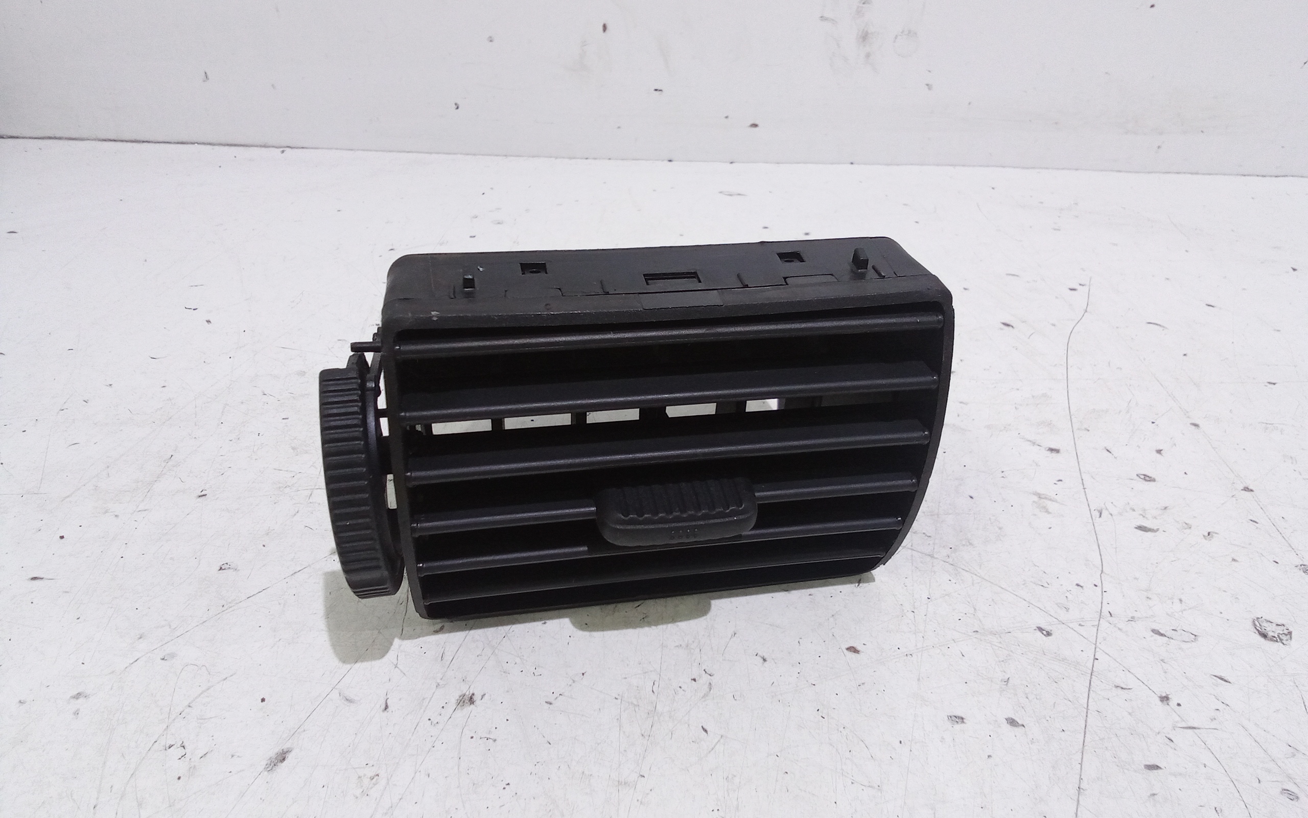 Condotto Aria Bocchette Lat. Cruscotto Sinistro 5Z0819655 Usato