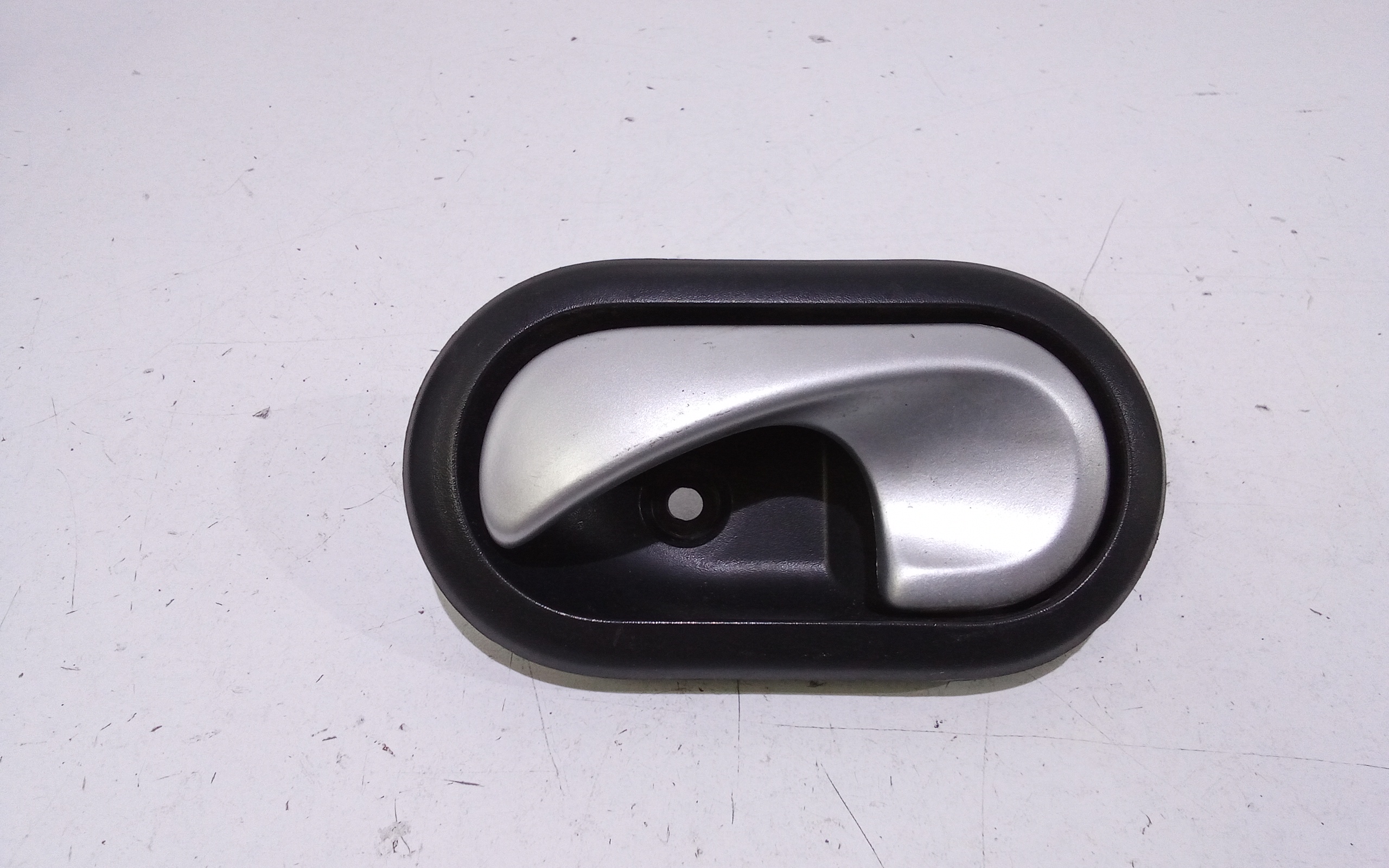 Maniglia Int. Apertura Porta Ant. Sinistro 8200733848 Usato