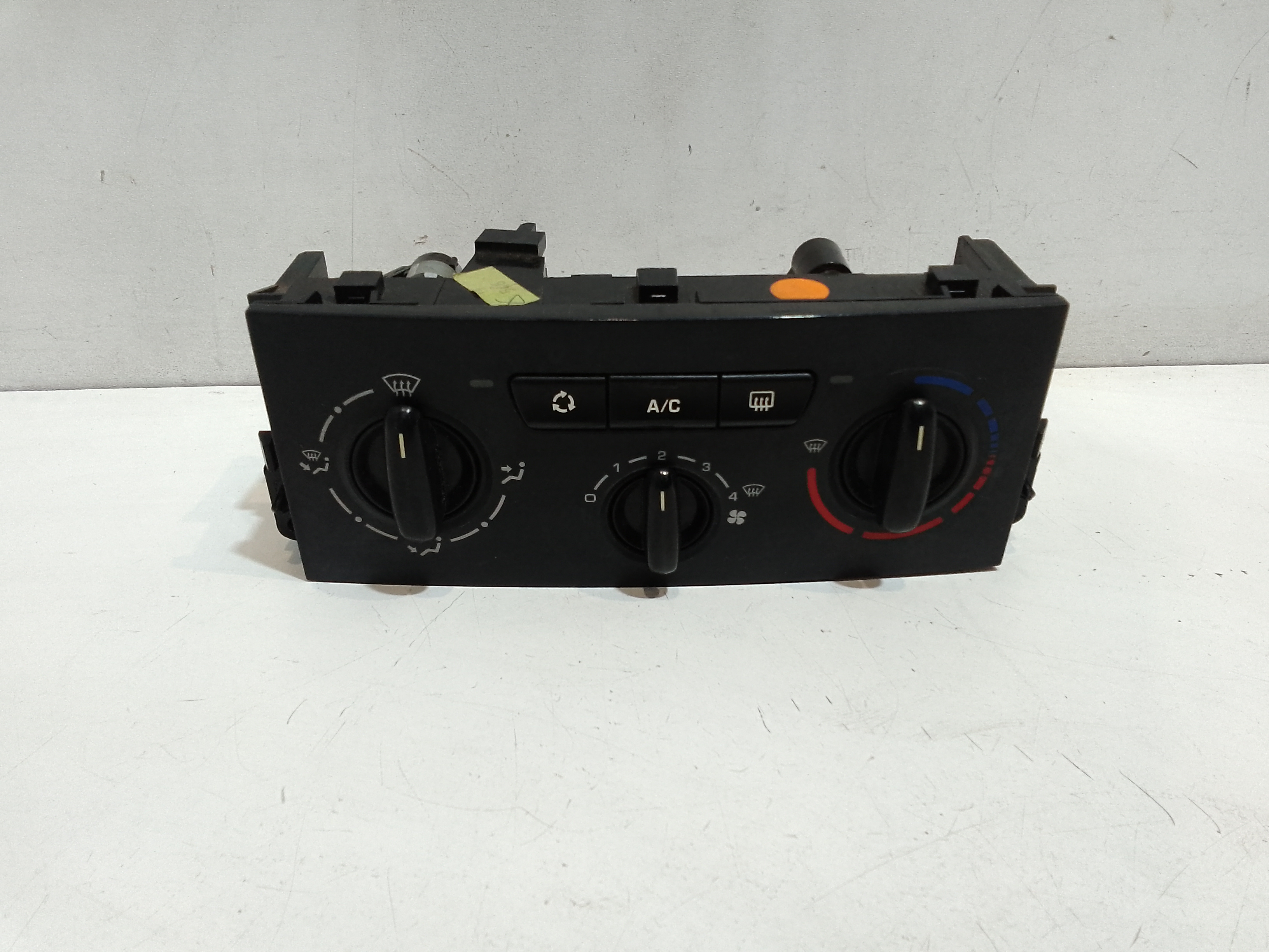 Blocco Comando Climatizzazione 6451TH Usato