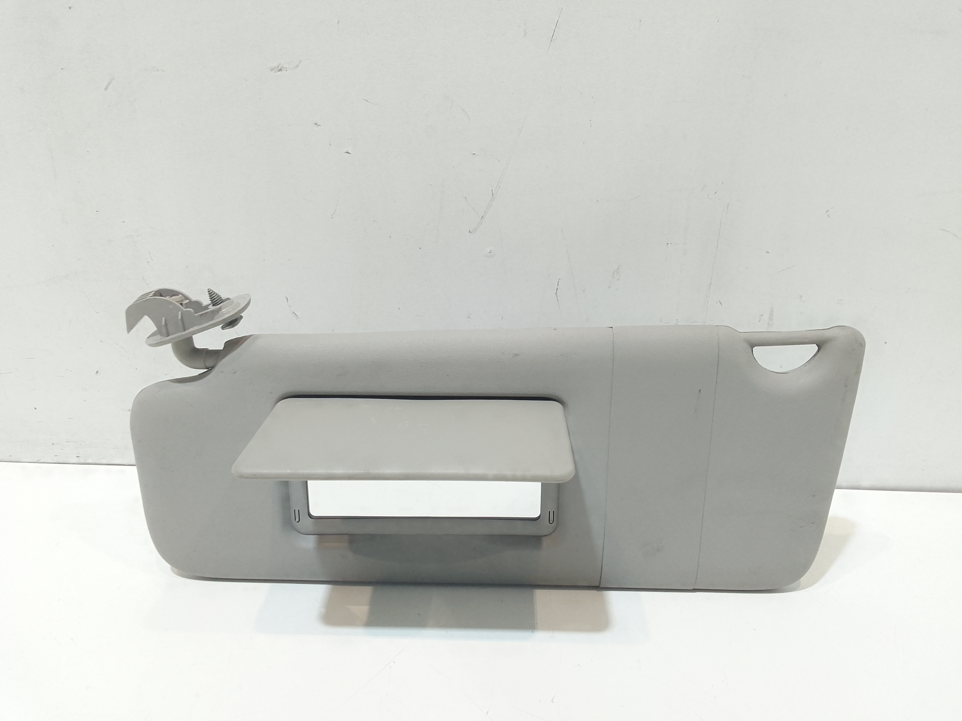 Aletta Parasole Parabrezza Sinistro 8200190790 Usato