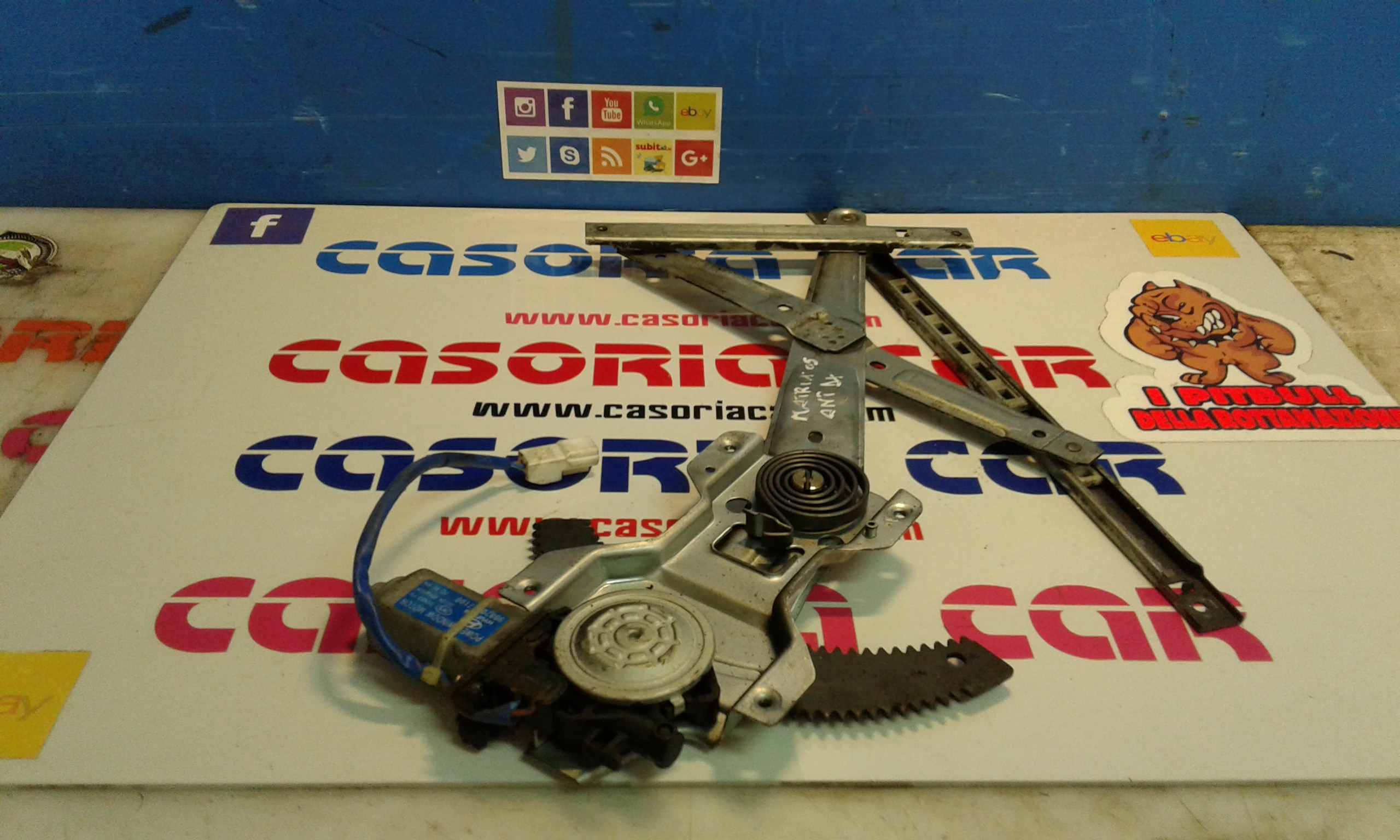 Alzacristallo Porta Ant. Destro 8240217000 Usato