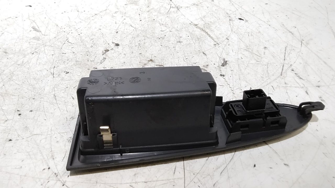 Interruttore Alzacristalli Porta Ant. Destro Usato