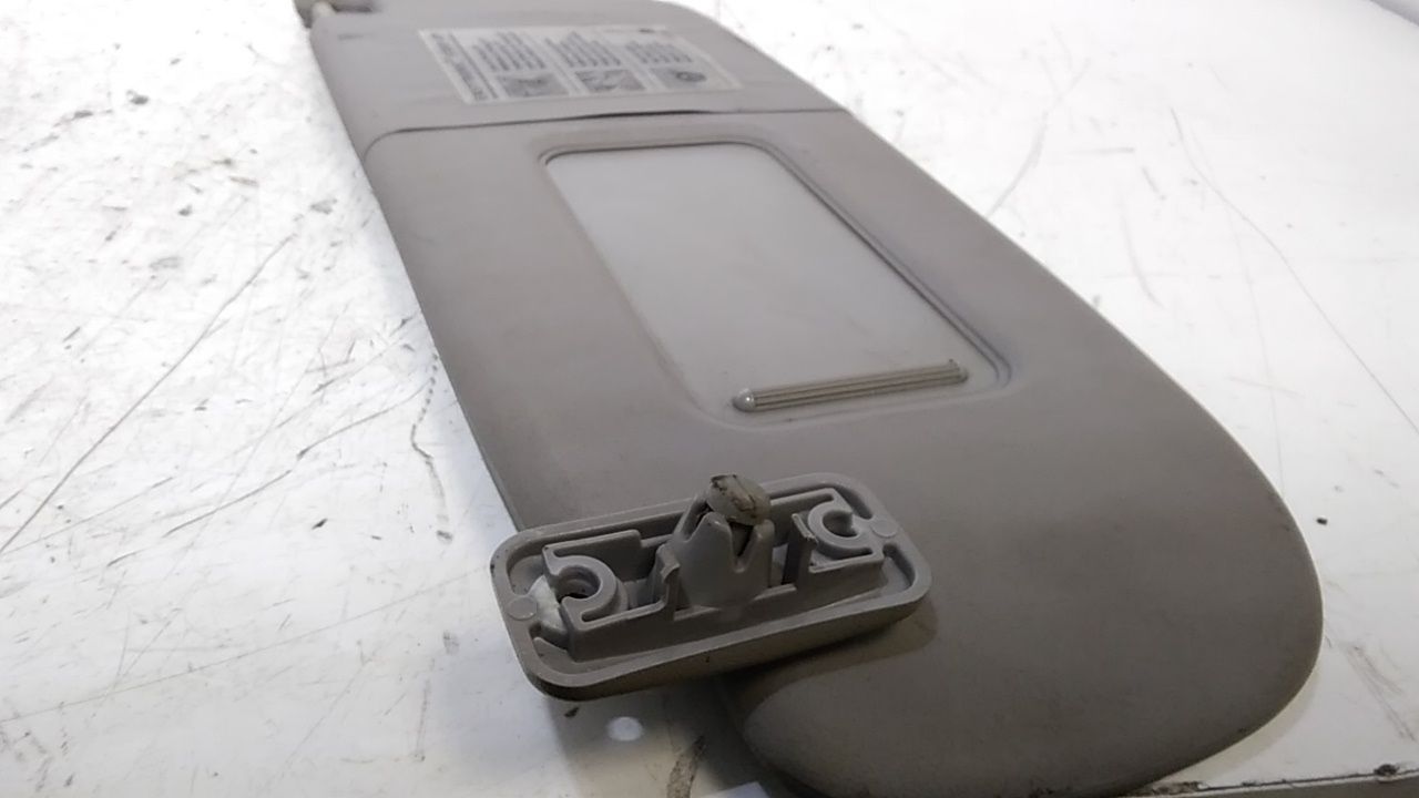 Aletta Parasole Parabrezza Sinistro 13130072 Usato