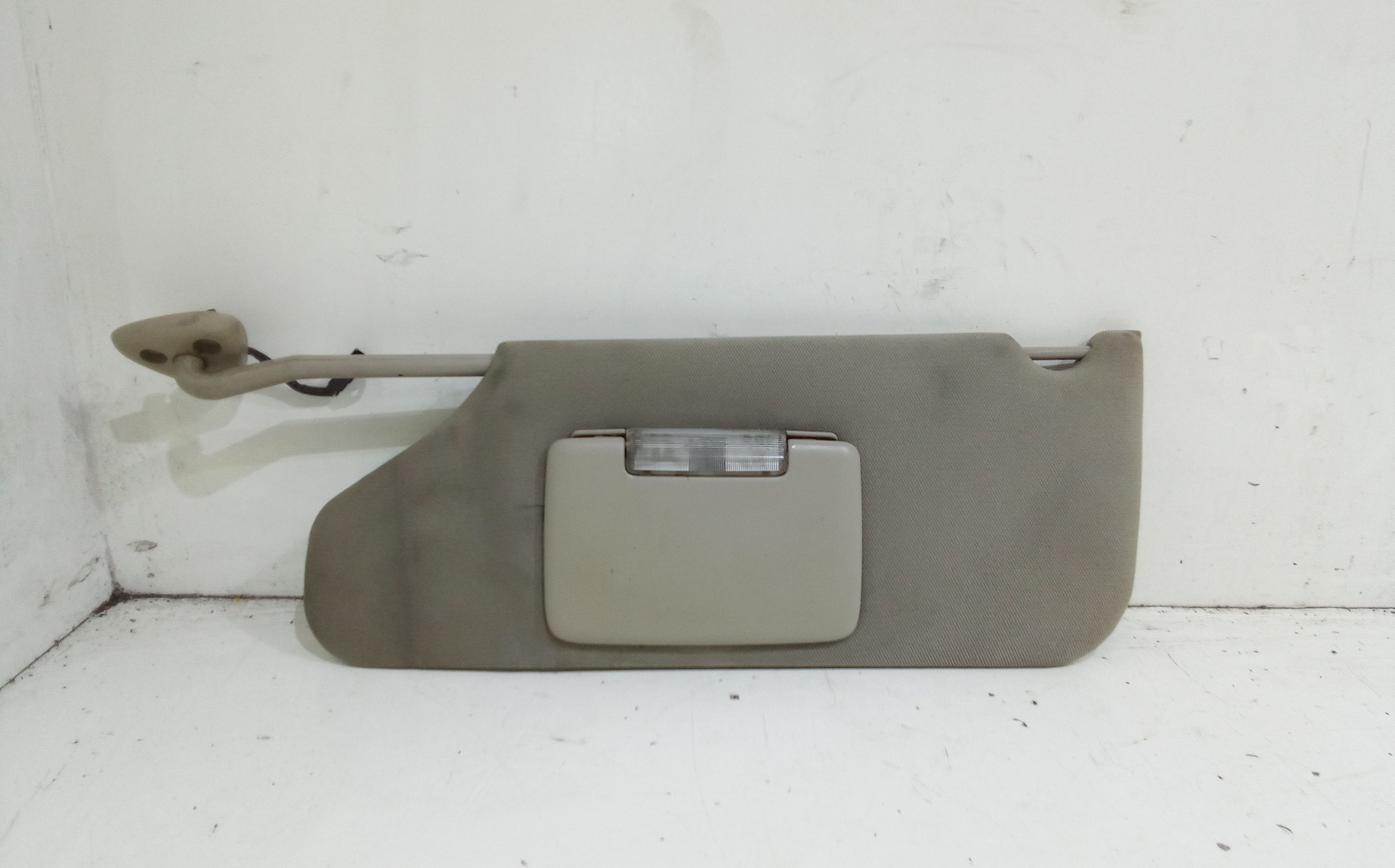 Aletta Parasole Parabrezza Sinistro K1AH07DW1AA Usato