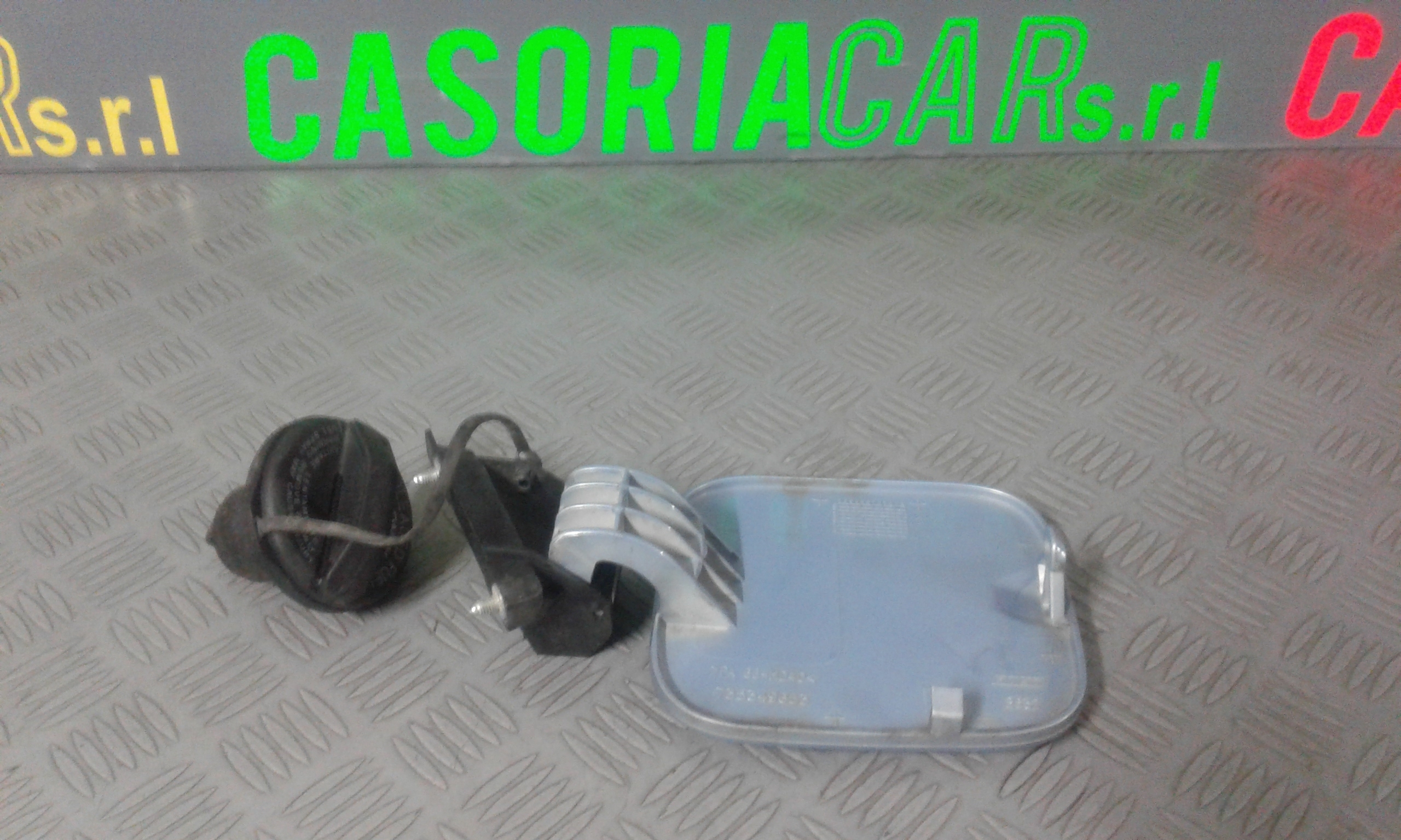 Sportello Carburante 735367302 Usato