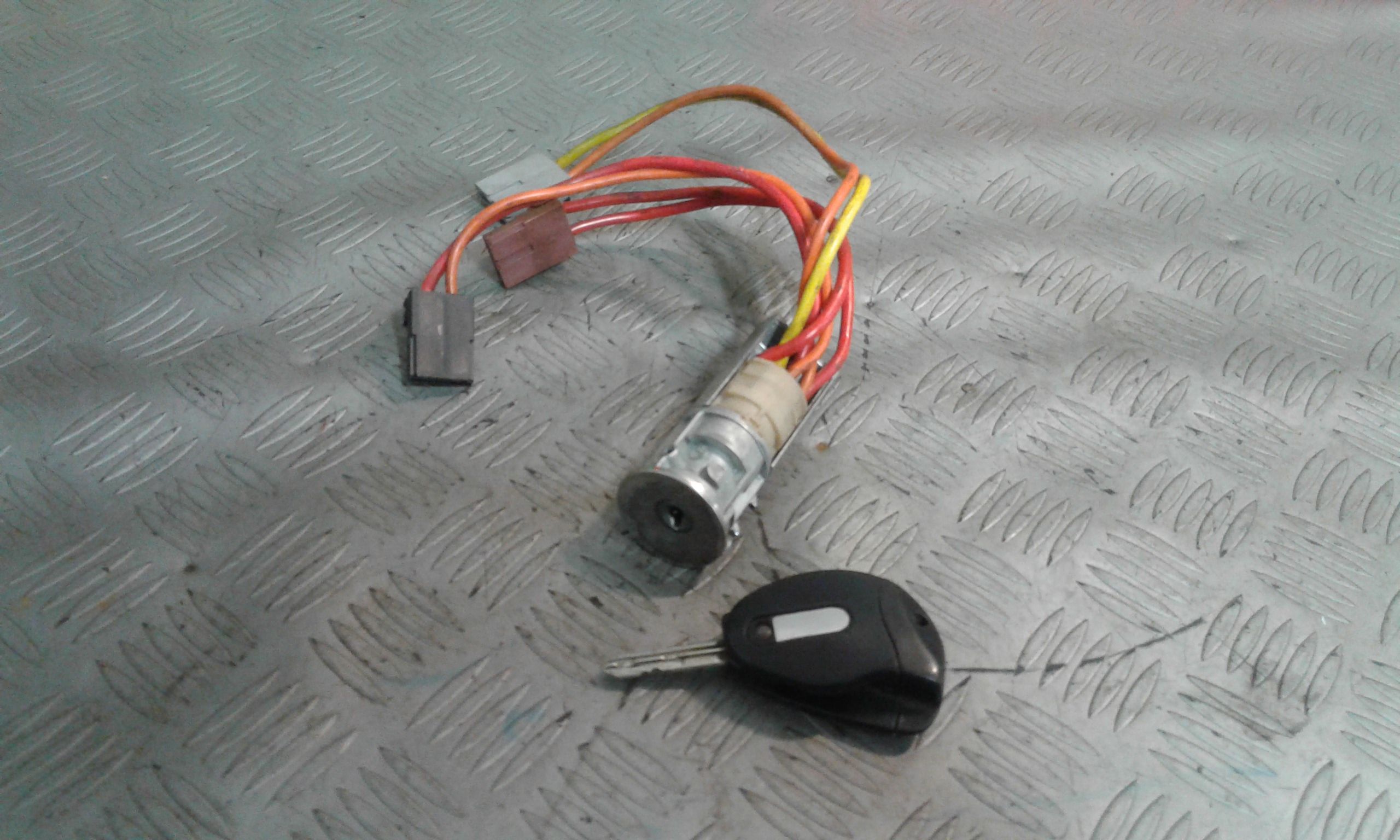 Commutatore Avviamento Con Cilindretti Serrature 9467127580 Usato