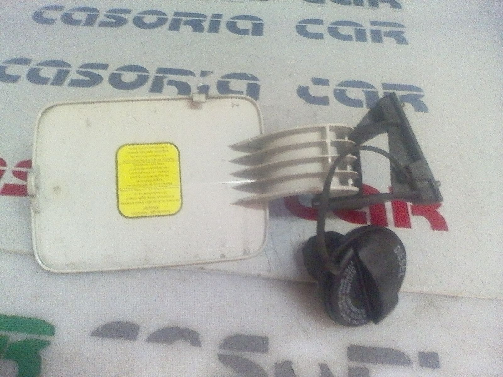 Sportello Carburante 735401790 Usato