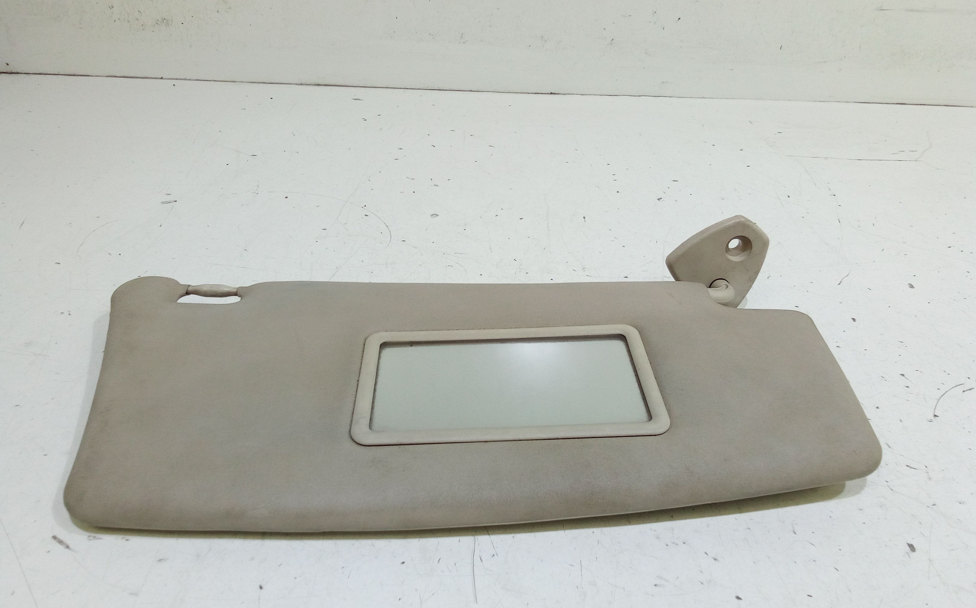 Aletta Parasole Parabrezza Destro 735407871 Usato