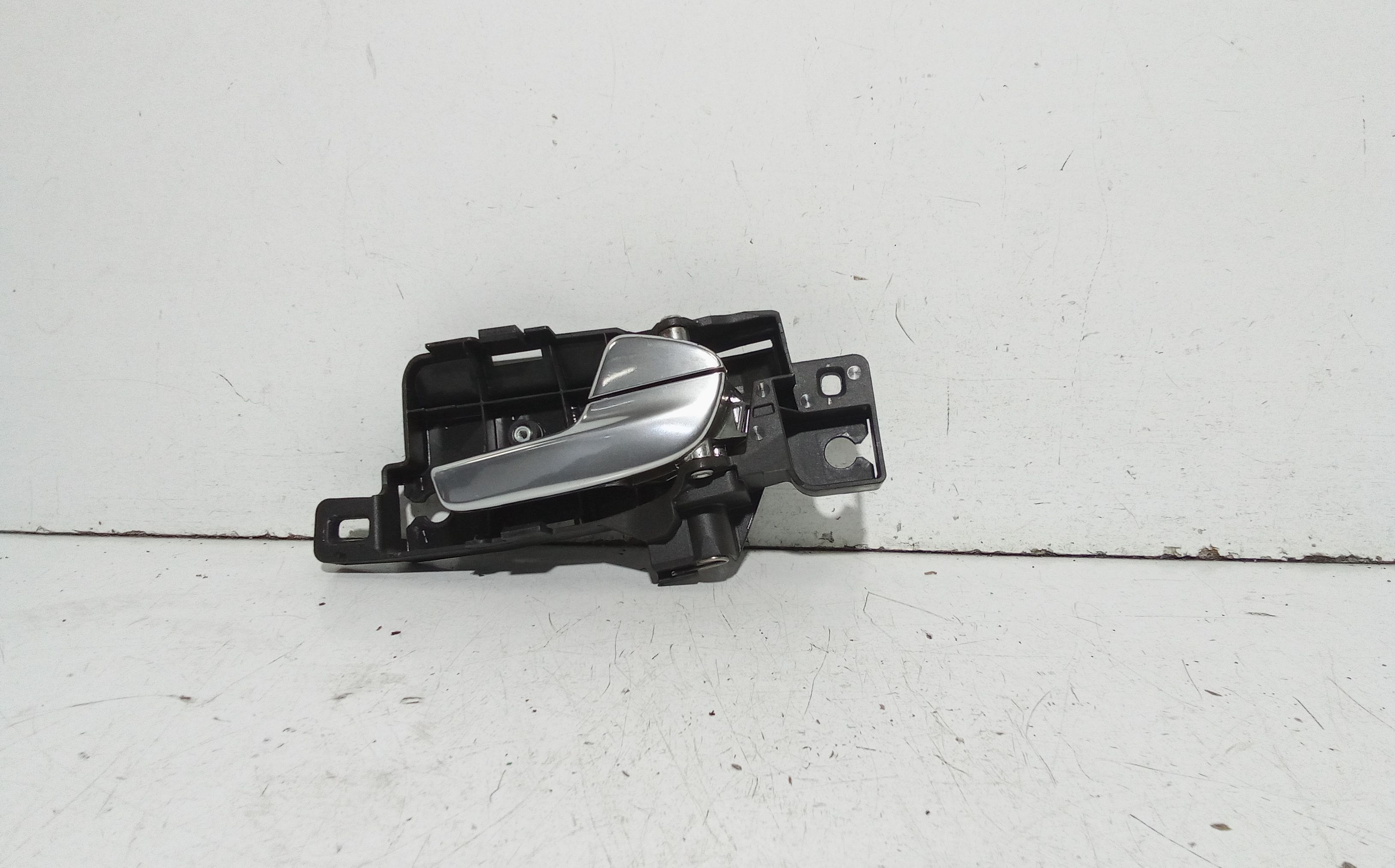 Maniglia Int. Apertura Porta Ant. Destro Usato