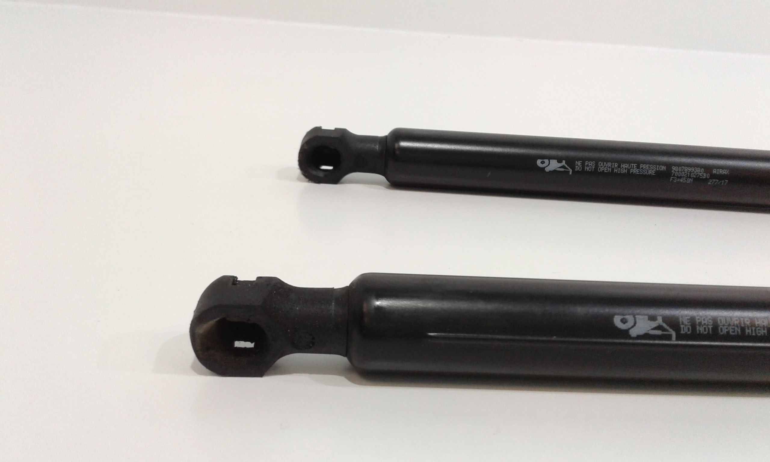 Cerniera Cofano Post. Destro Usato