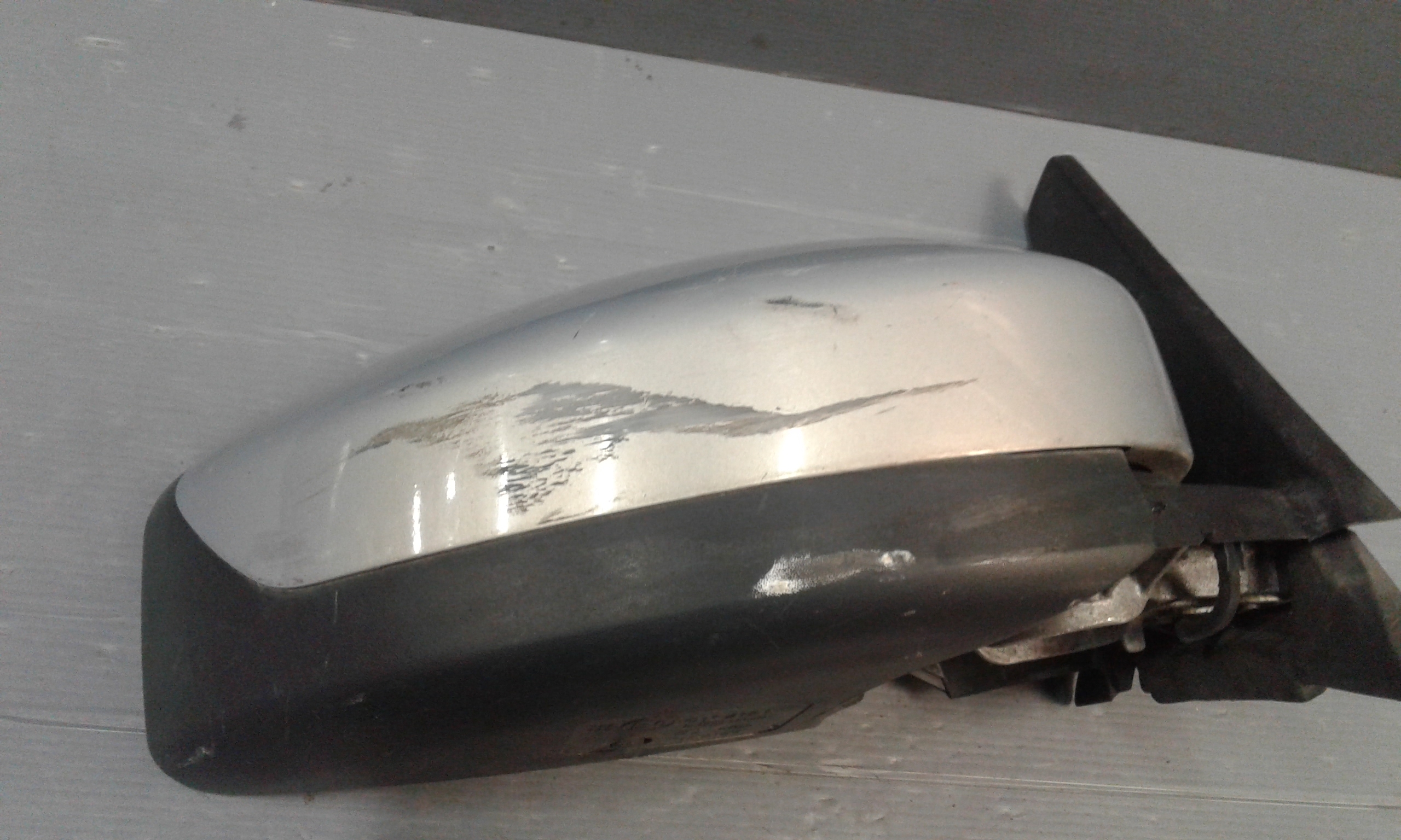 Retrovisore Est. Destro Usato