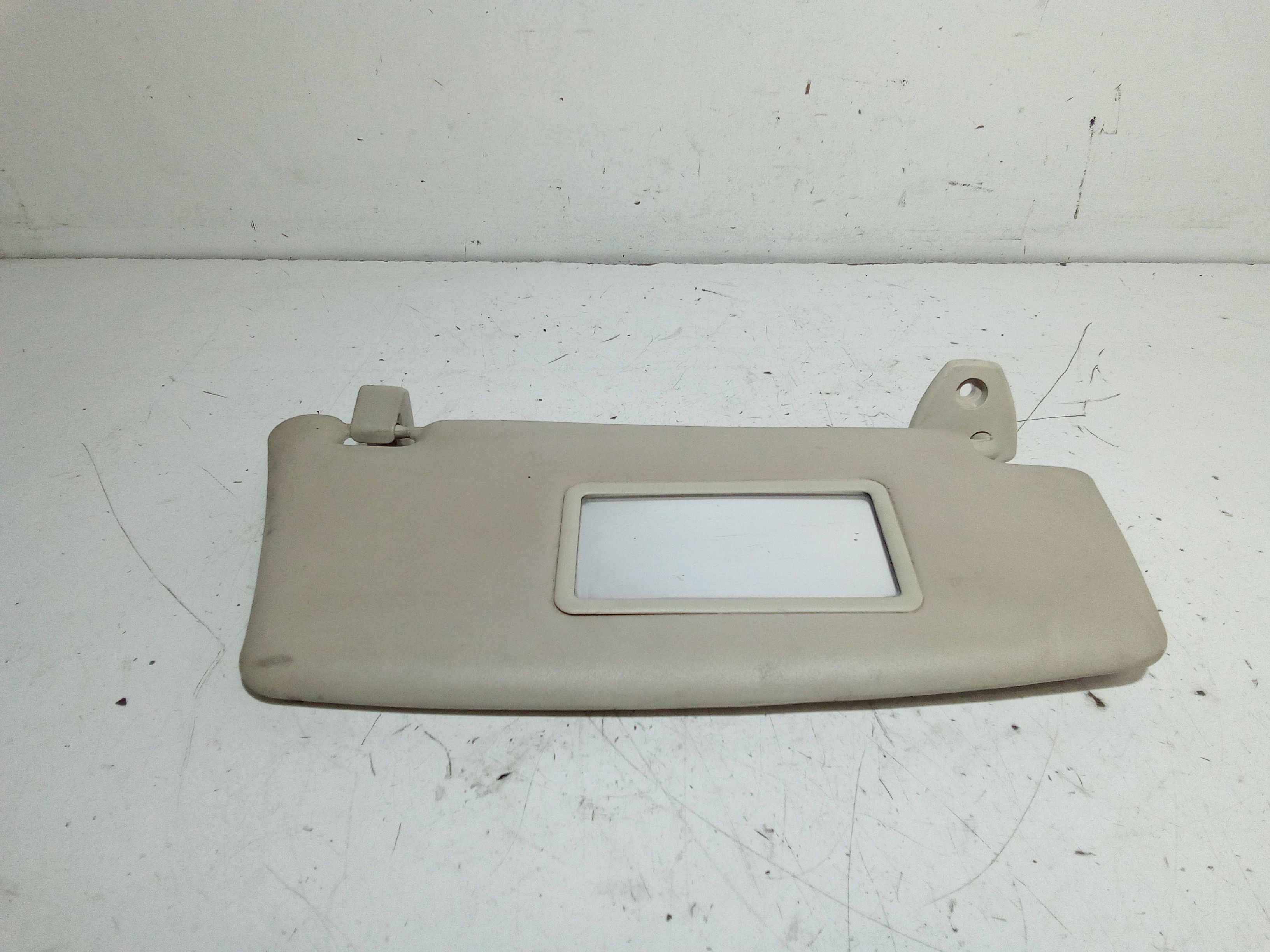 Aletta Parasole Parabrezza Destro 735407871 Usato