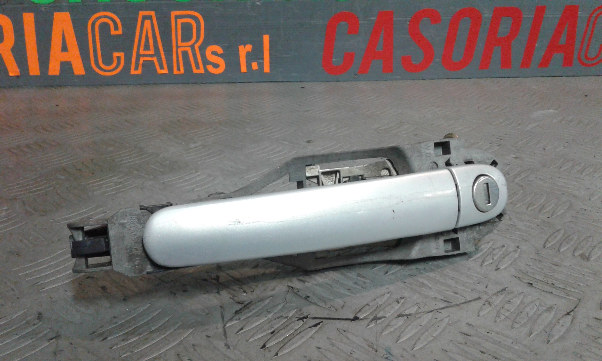 Maniglia Porta Ant. Destro 3B0837207GGRU Usato