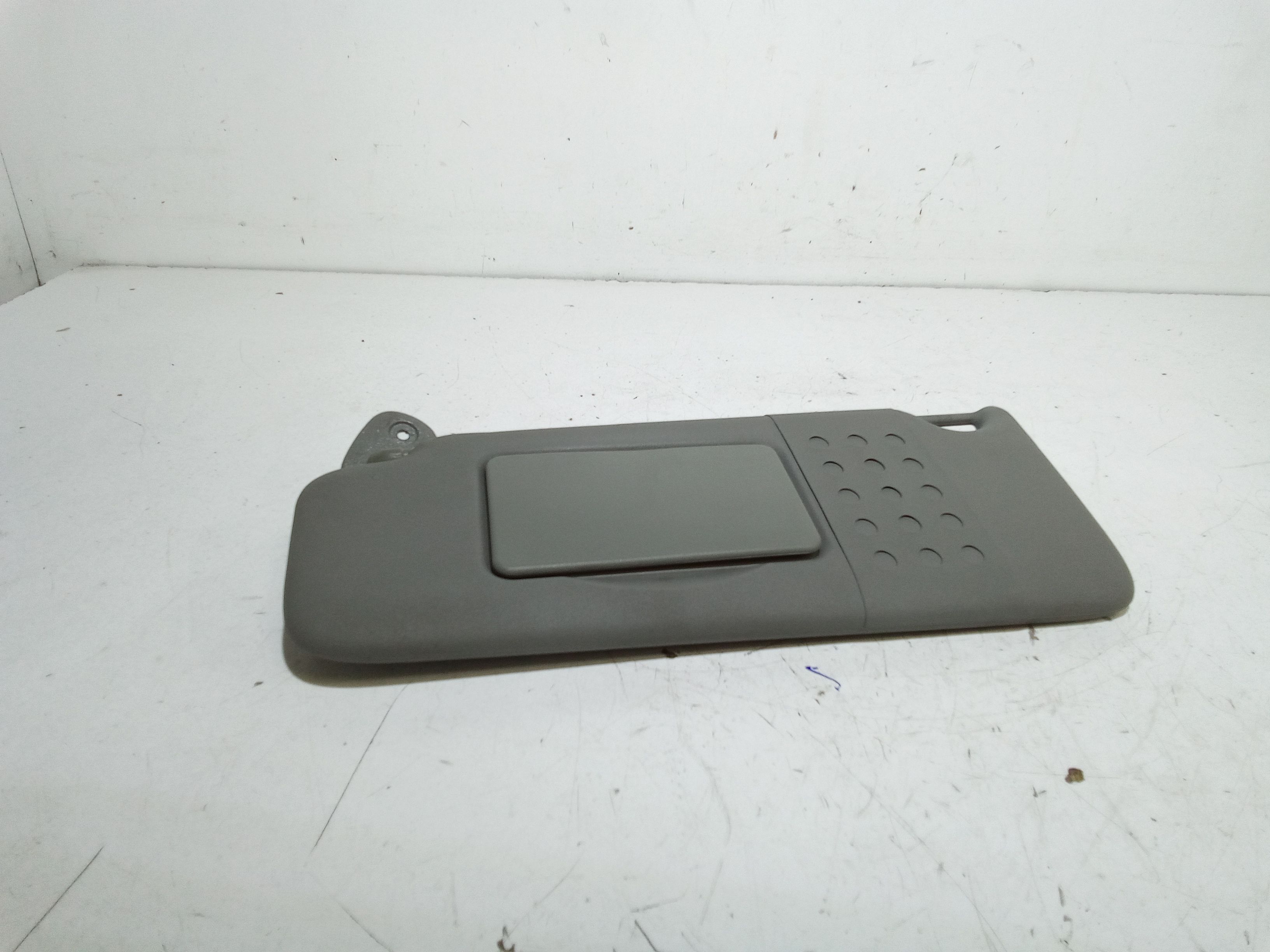 Aletta Parasole Parabrezza Sinistro 8200249085 Usato