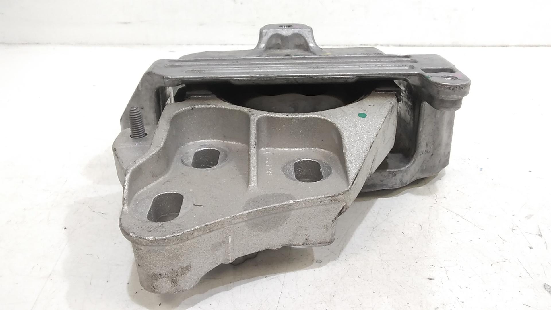 Piastra Alloggiamento Supporto Motore (Con Eventuale Bielletta O Tirante Associato) Usato