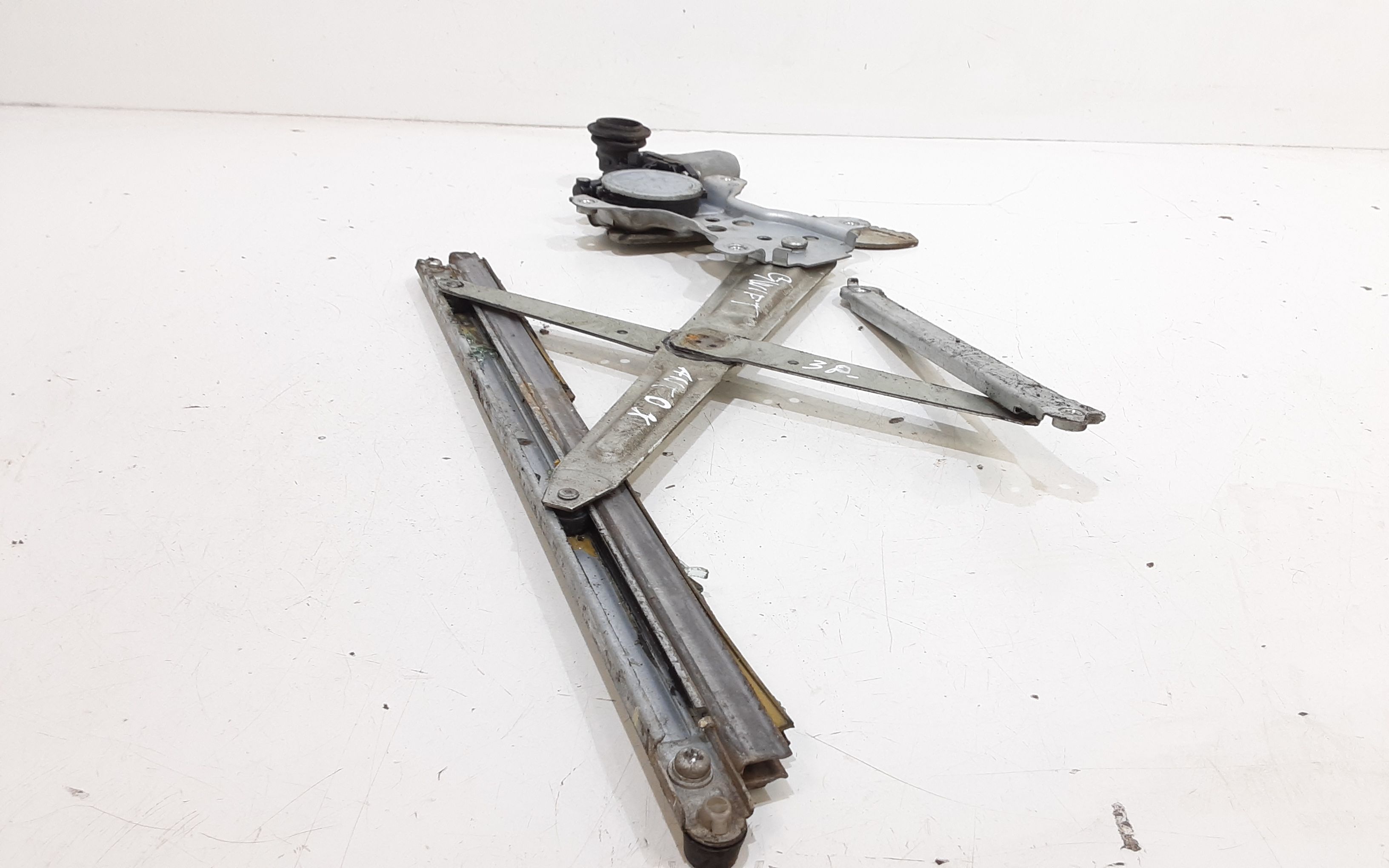 Alzacristallo Porta Ant. Destro 8341062J00000 Usato