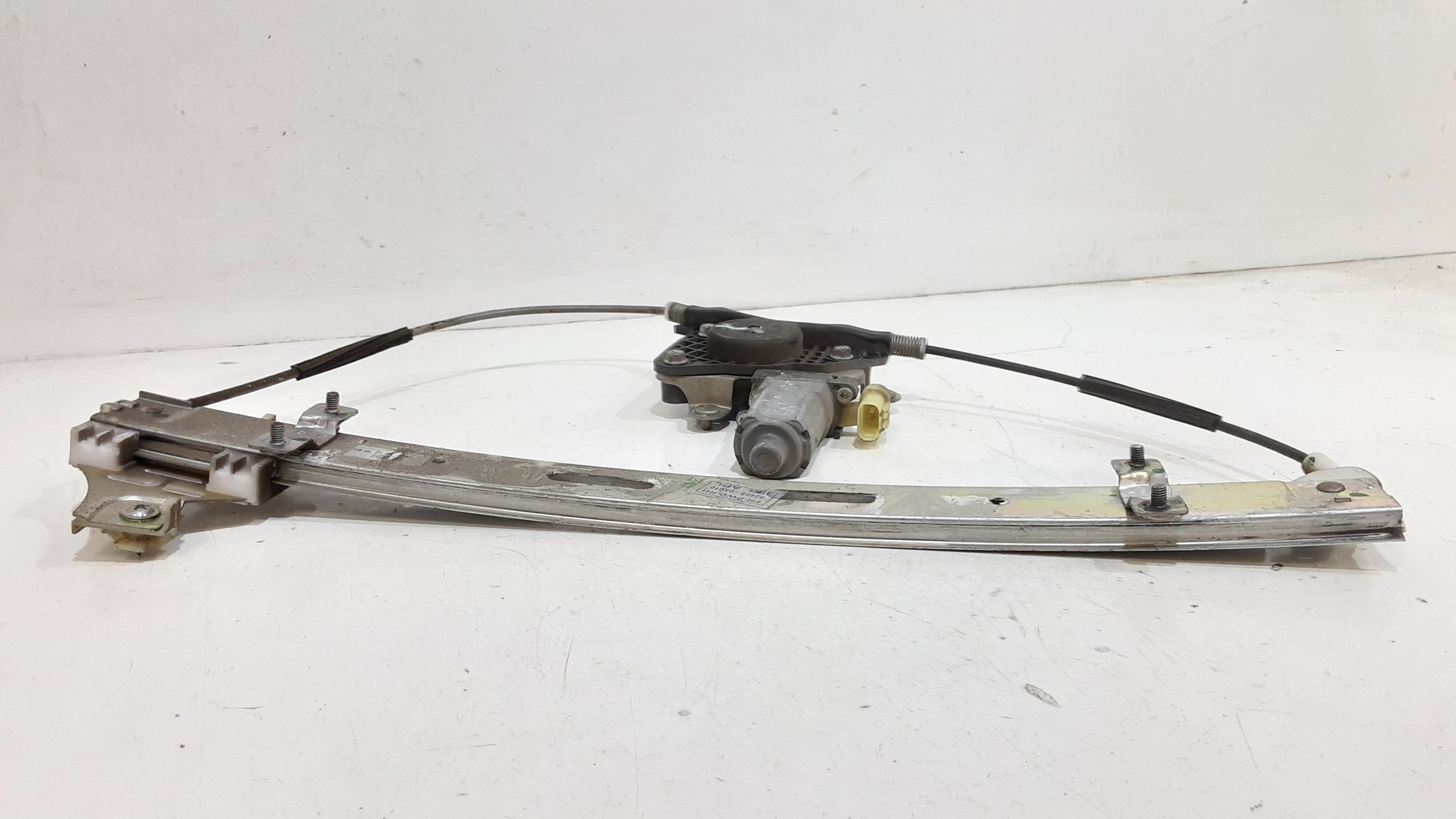 Alzacristallo Porta Ant. Destro 824020X000 Usato