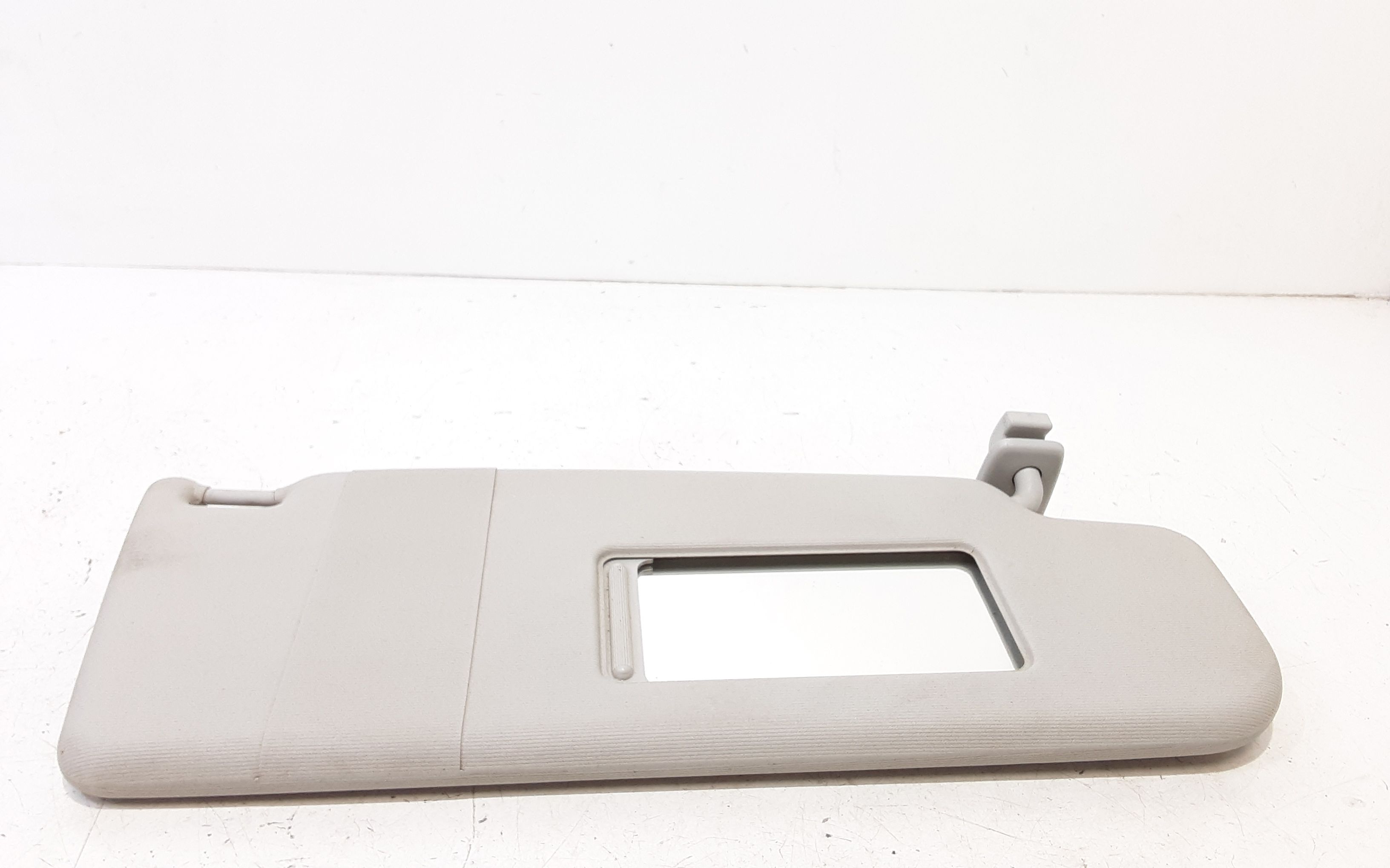 Aletta Parasole Parabrezza Destro 1K0857552H3V6 Usato