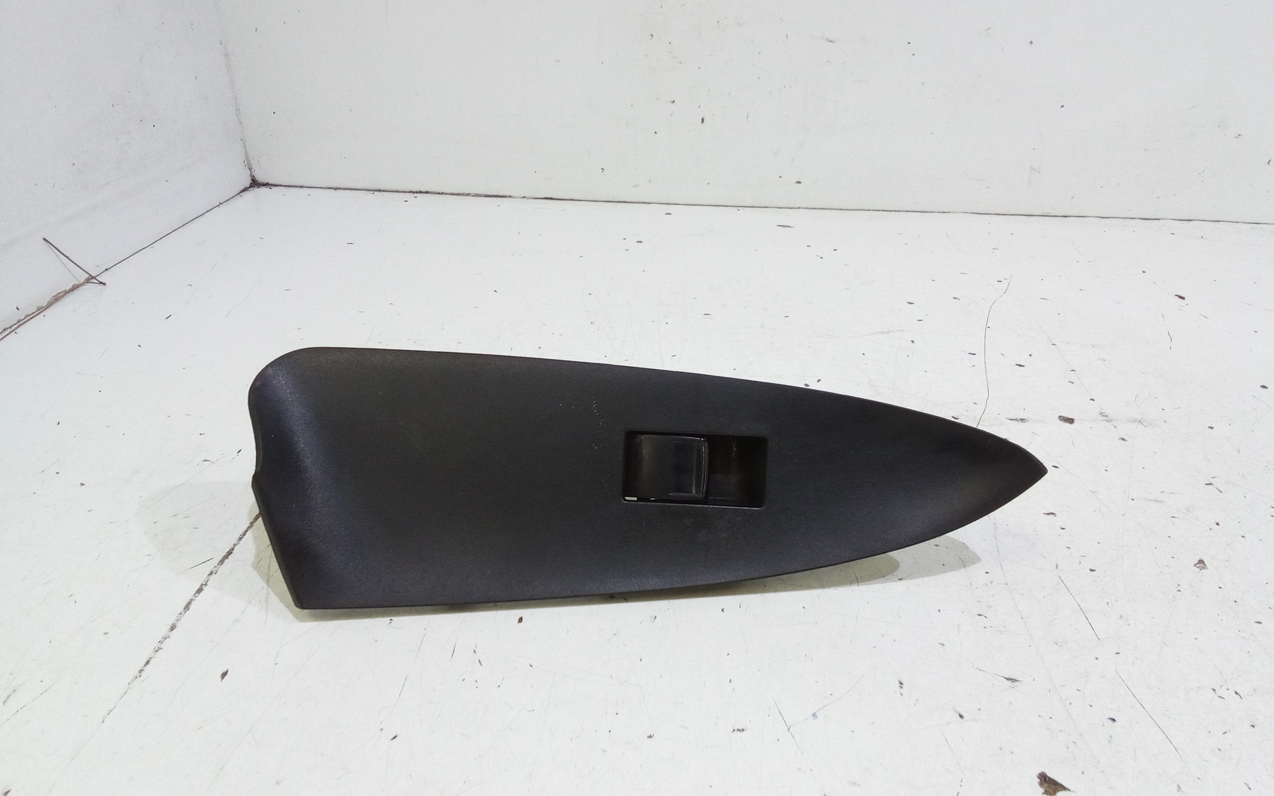 Interruttore Alzacristalli Porta Ant. Destro Usato