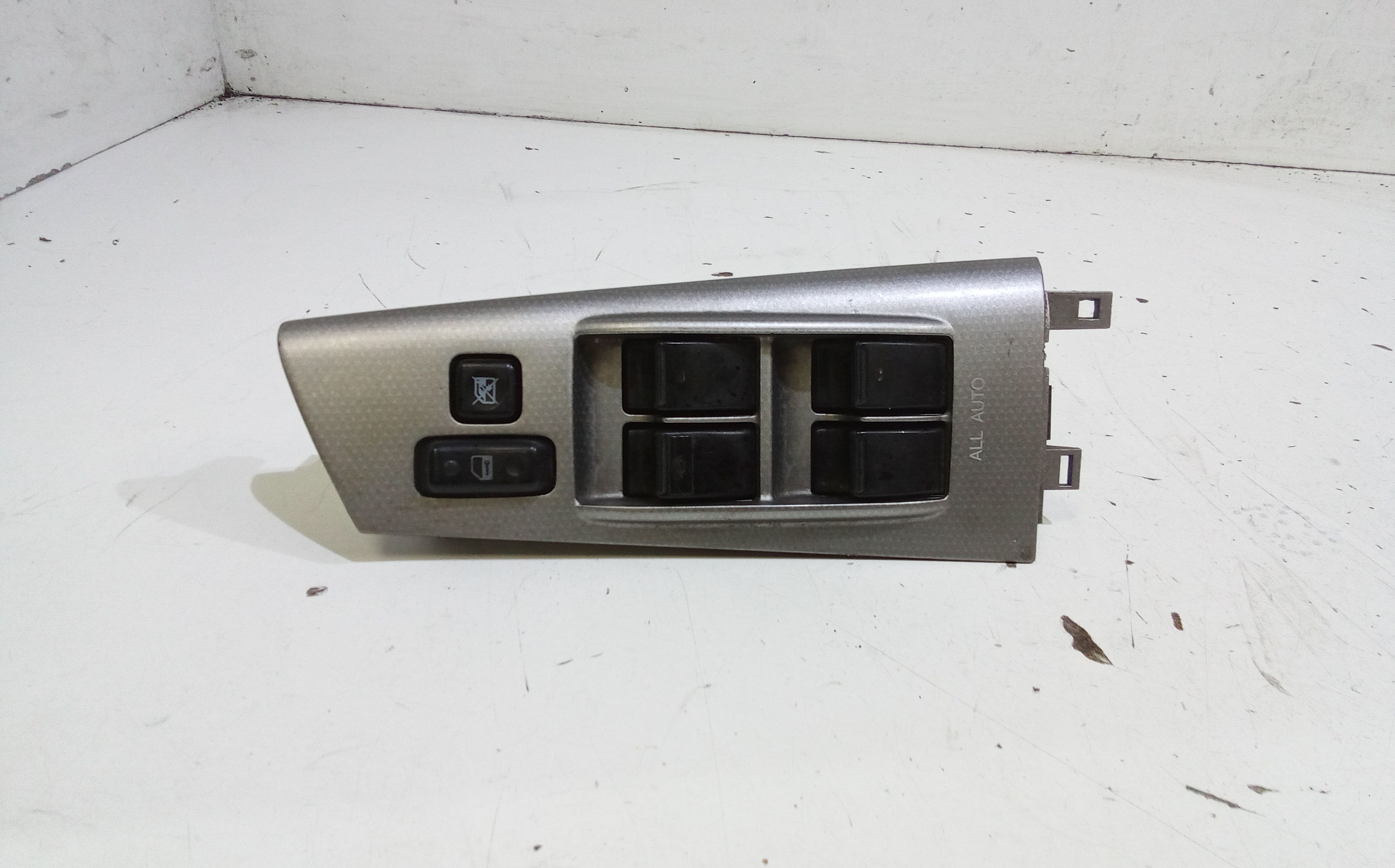 Interruttore Alzacristalli Porta Ant. Sinistro Usato