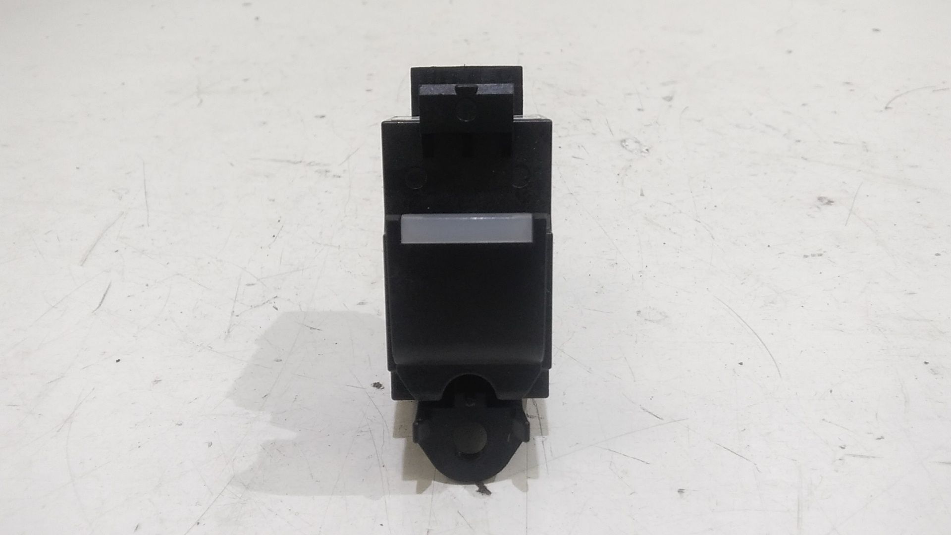 Interruttore Alzacristalli Porta Post. Destro T2H3235 Usato