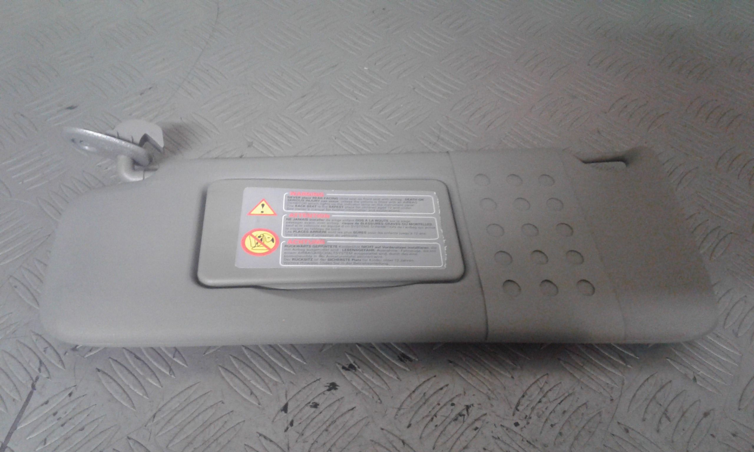 Aletta Parasole Parabrezza Sinistro 8200249085 Usato