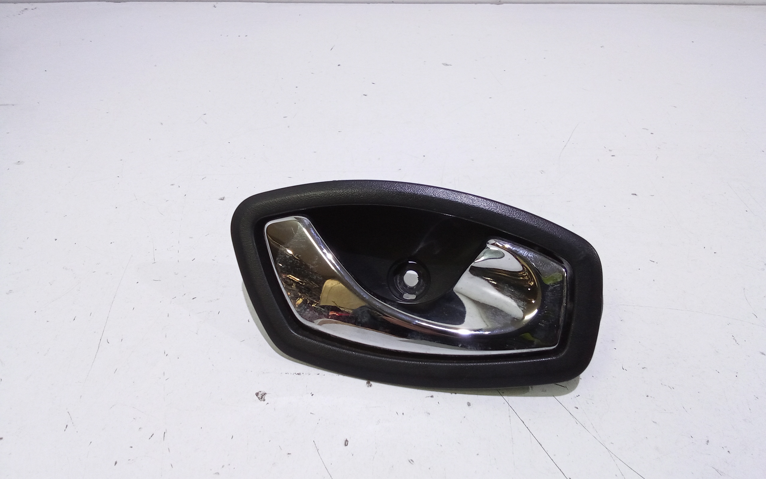 Maniglia Int. Apertura Porta Post. Destro Usato