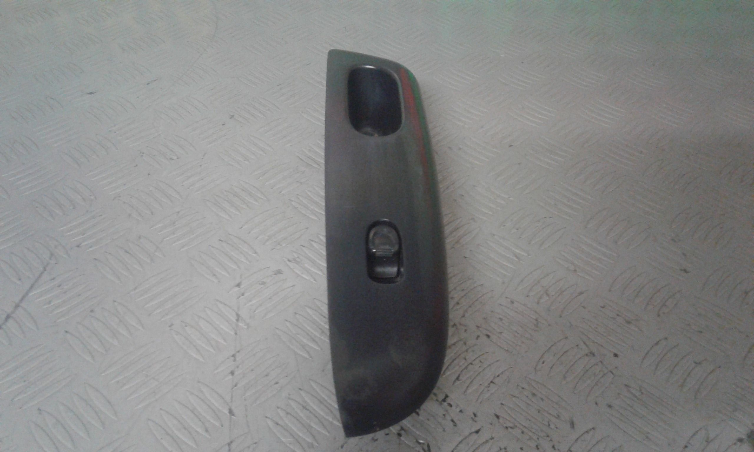 Interruttore Alzacristalli Porta Ant. Destro Usato