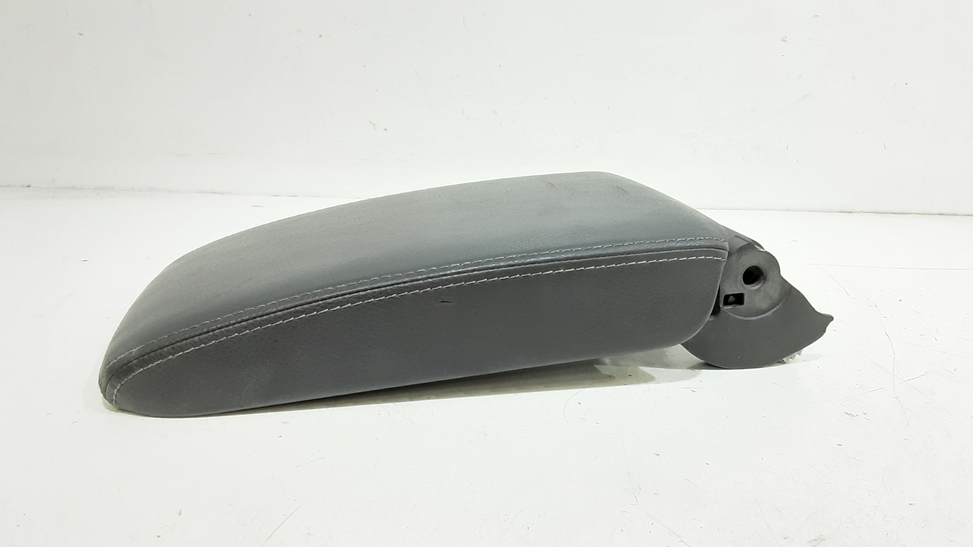 Appoggiabraccio Sedile Ant. Consolle Centr. 1K0864207EZVV Usato