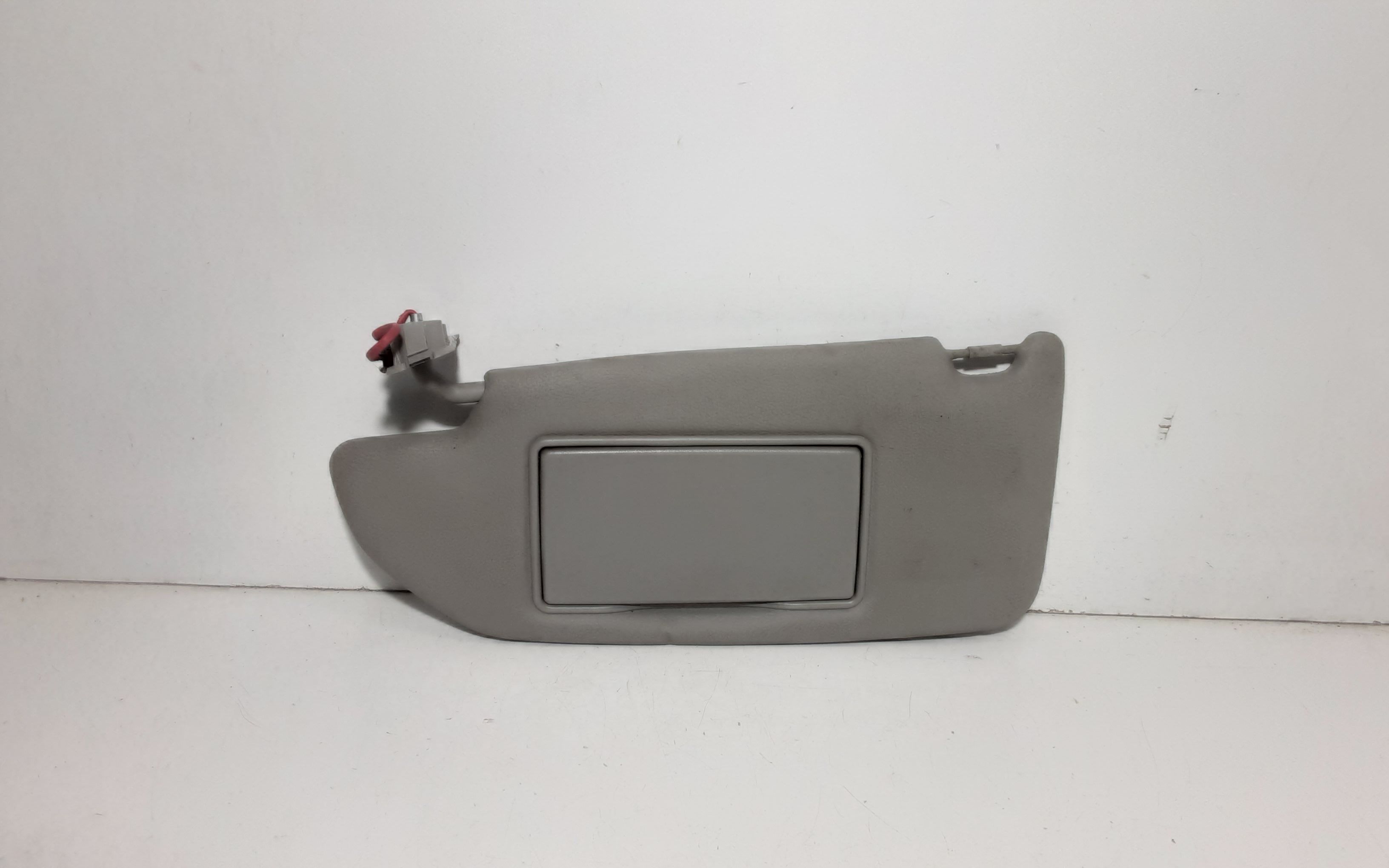 Aletta Parasole Parabrezza Sinistro 39966739 Usato