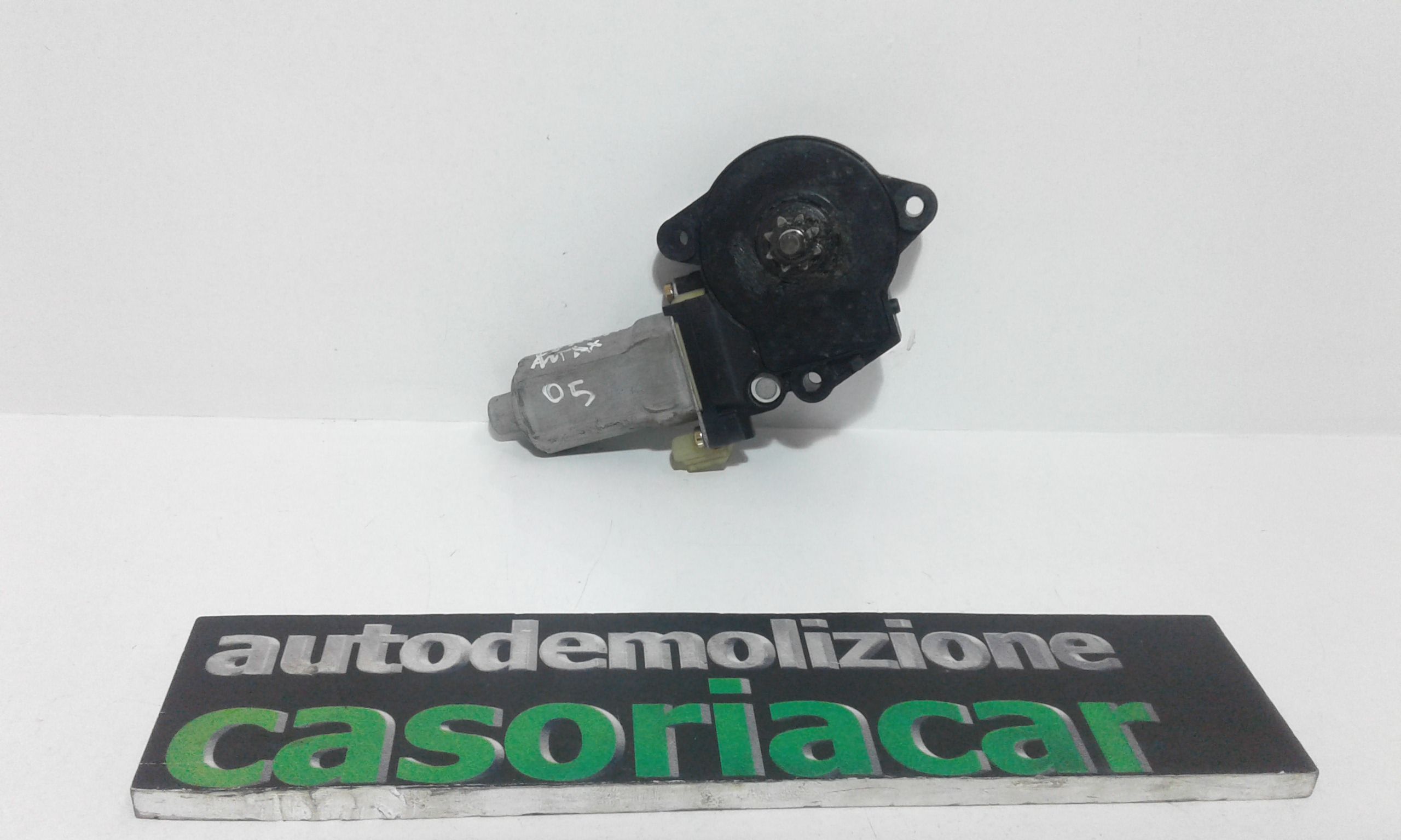 Motorino Alzacristallo Porta Ant. Destro 824602F000 Usato