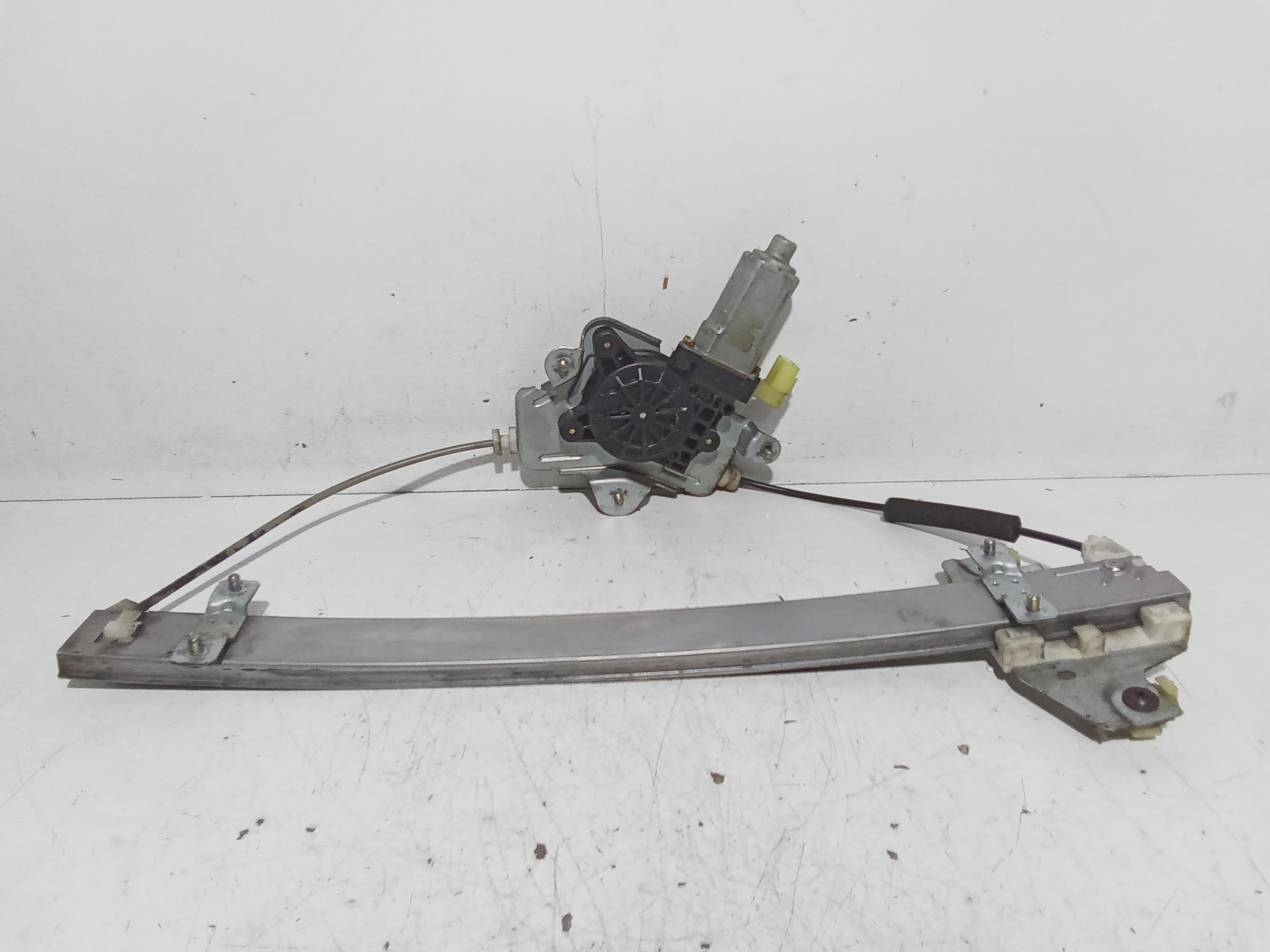 Alzacristallo Porta Ant. Destro 8240207000 Usato