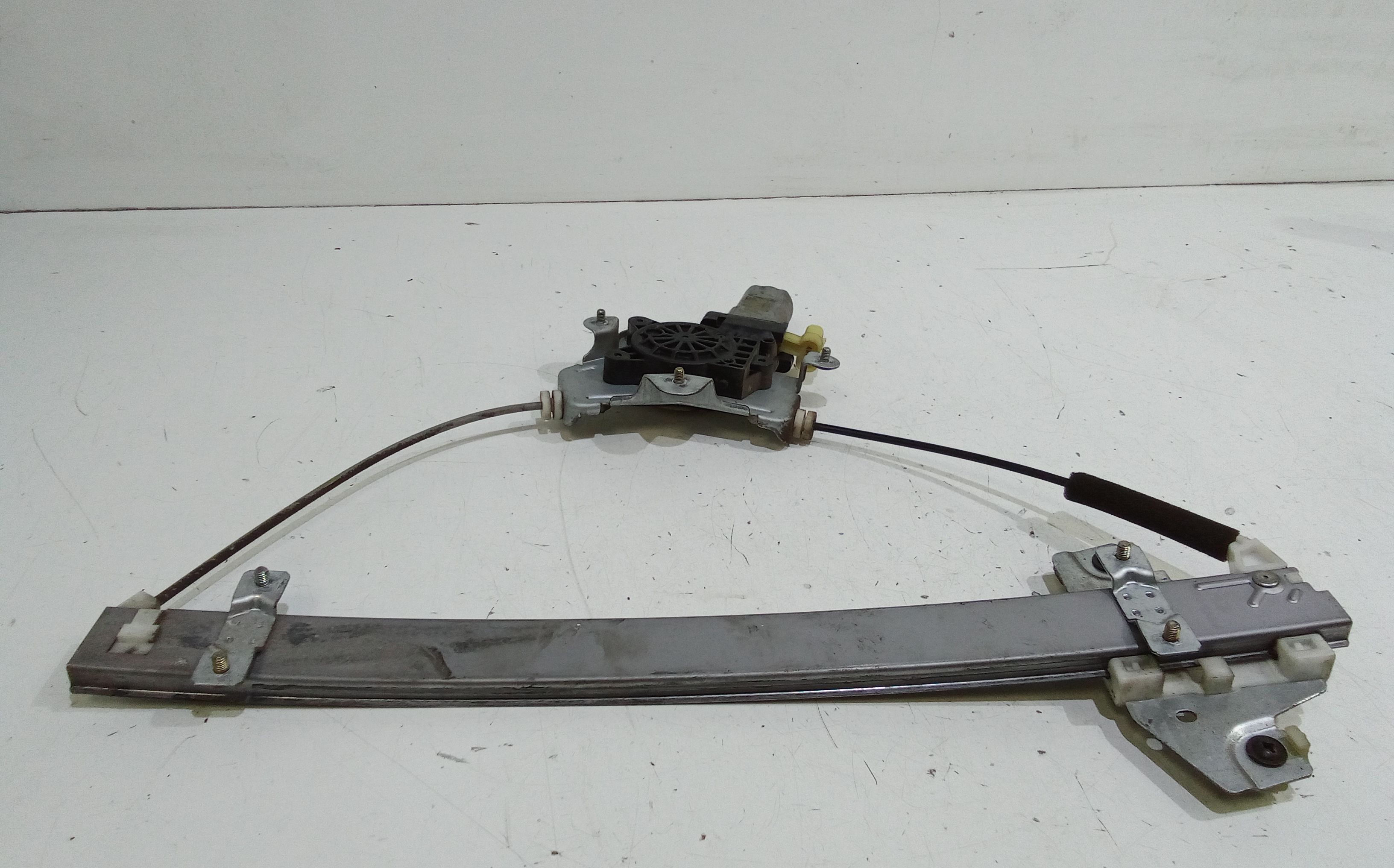 Alzacristallo Porta Ant. Destro 8240207000 Usato