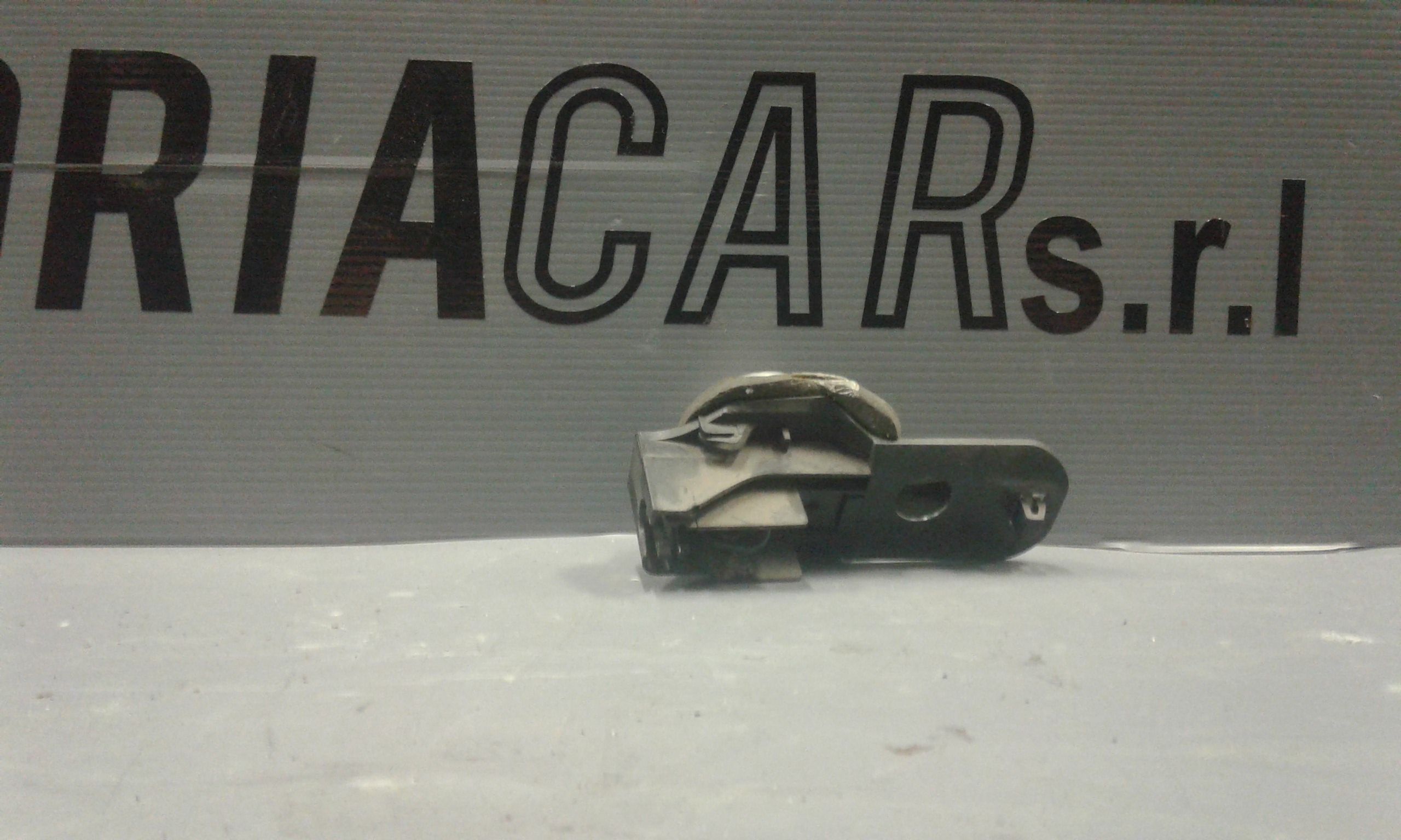 Maniglia Int. Apertura Porta Ant. Destro Usato