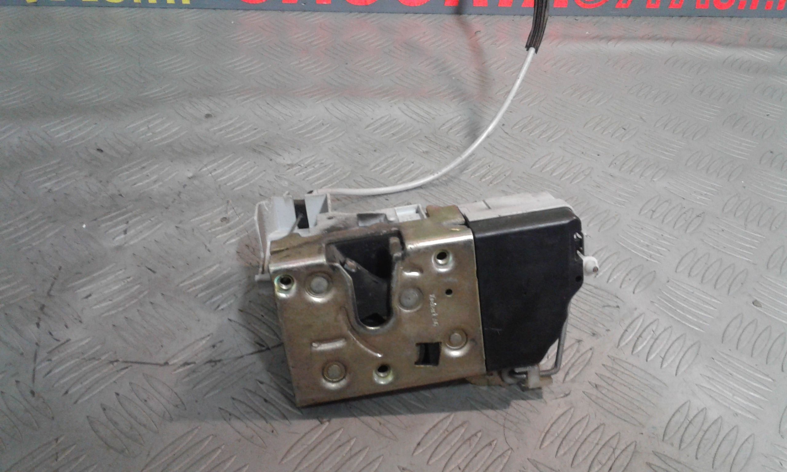 Serratura Porta Ant. Destro 9136K8 Usato