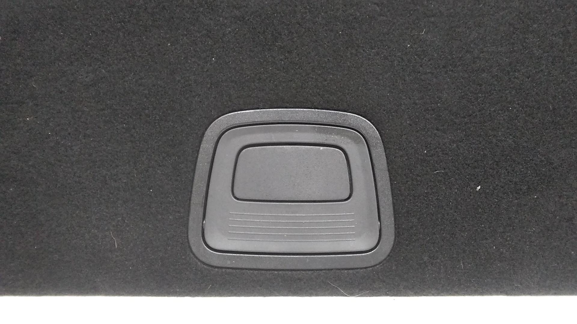 Tappeto Bagagliaio A24768000029E07 Usato