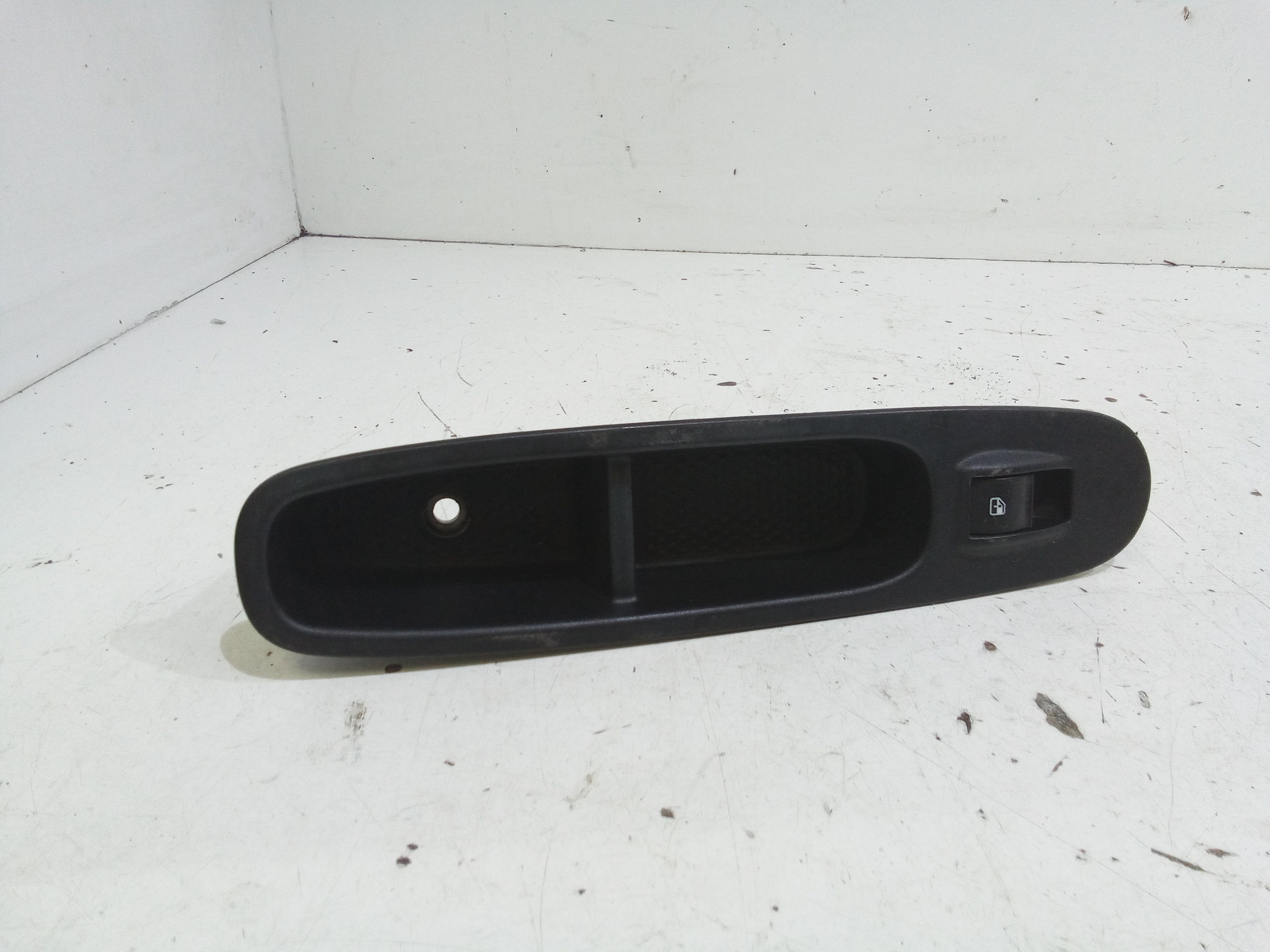 Interruttore Alzacristalli Porta Ant. Destro Usato