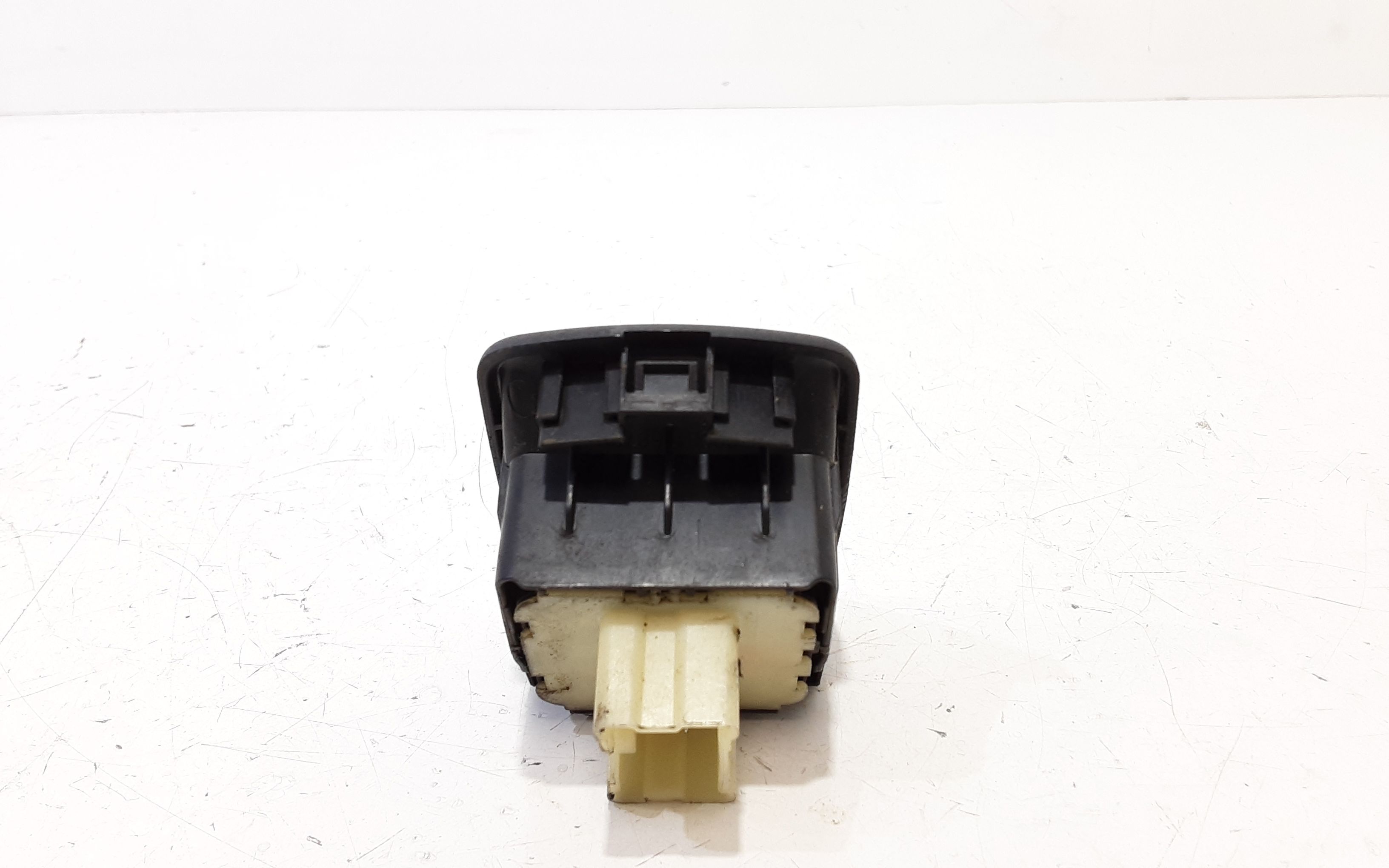 Interruttore Alzacristalli Porta Ant. Sinistro 254110431R Usato