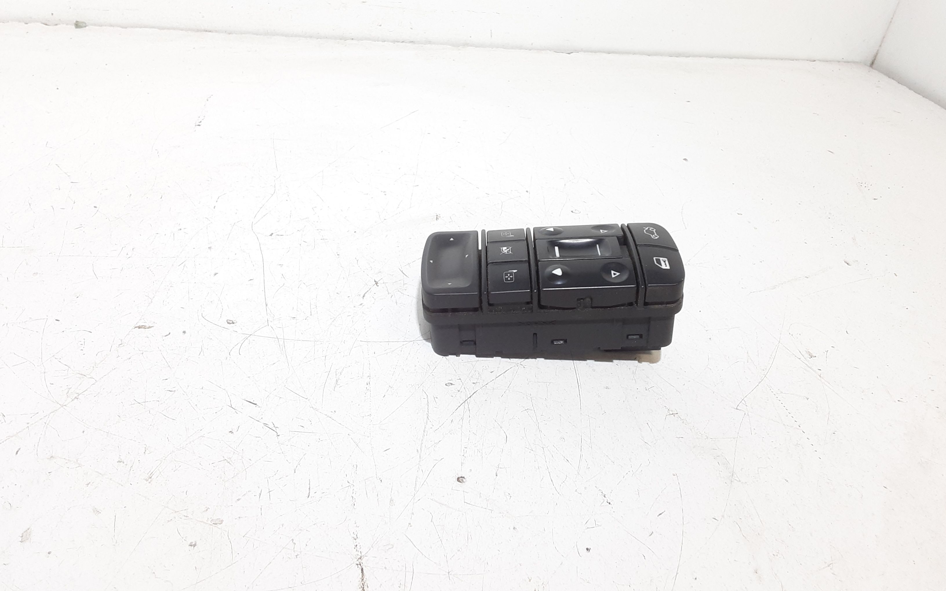 Interruttore Alzacristalli Porta Ant. Sinistro Usato