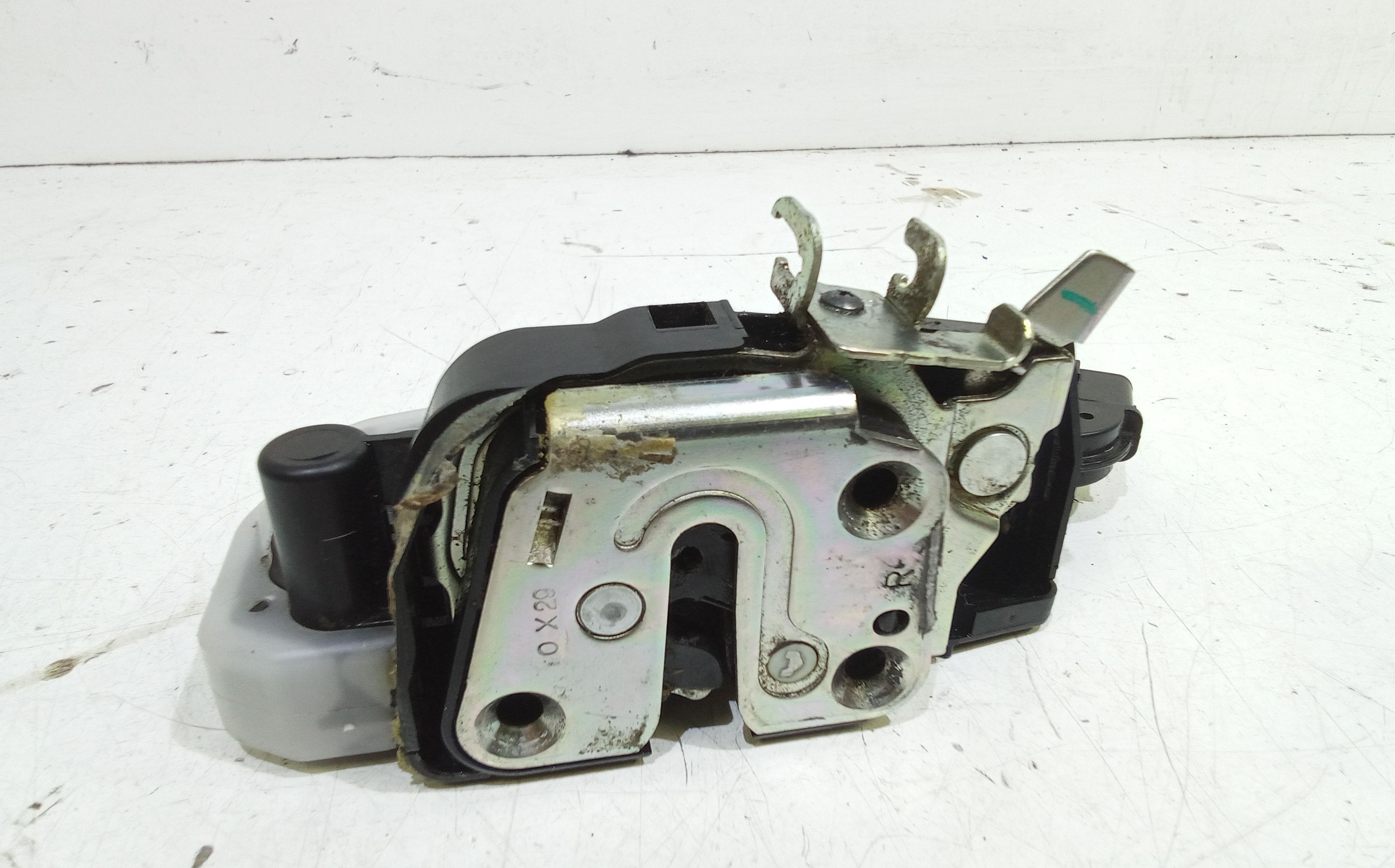 Serratura Porta Ant. Destro 805001HD0B Usato