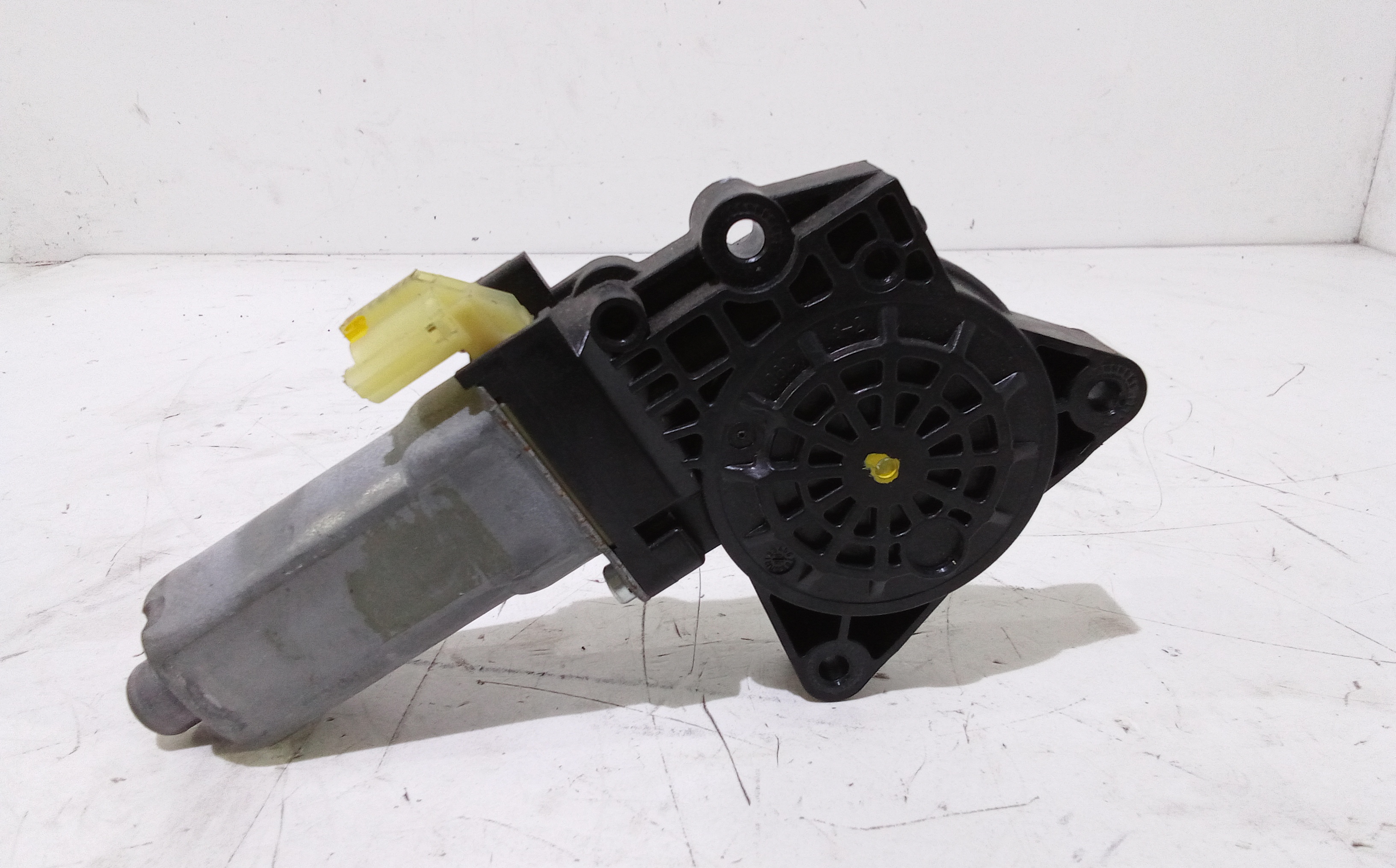 Motorino Alzacristallo Porta Ant. Destro 824601D000 Usato