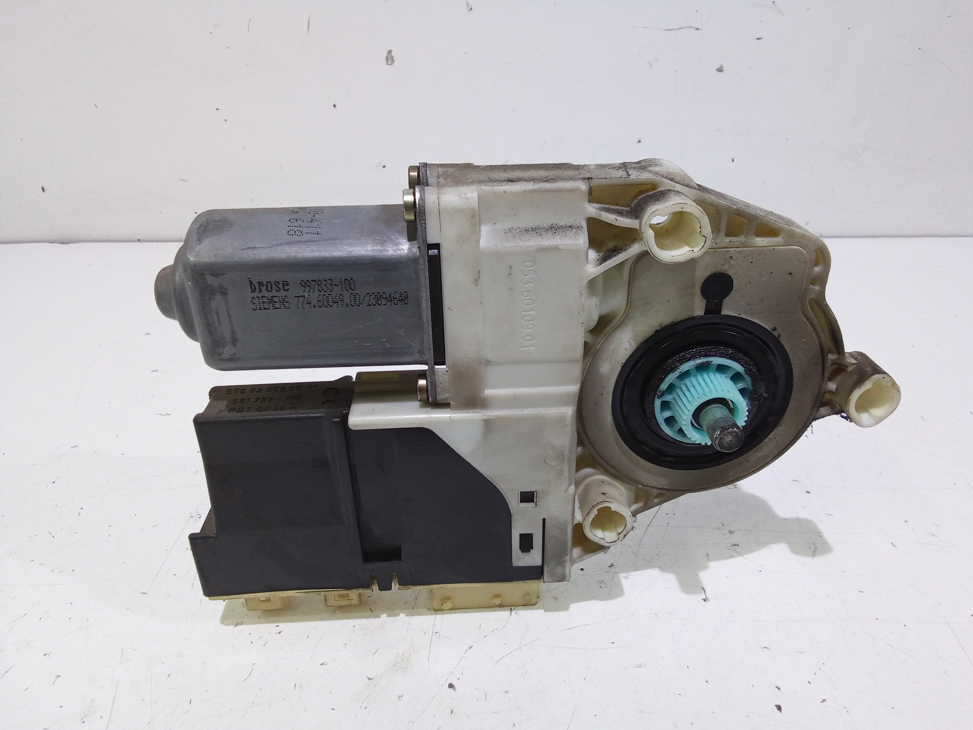 Motorino Alzacristallo Porta Ant. Sinistro 9221P3 Usato