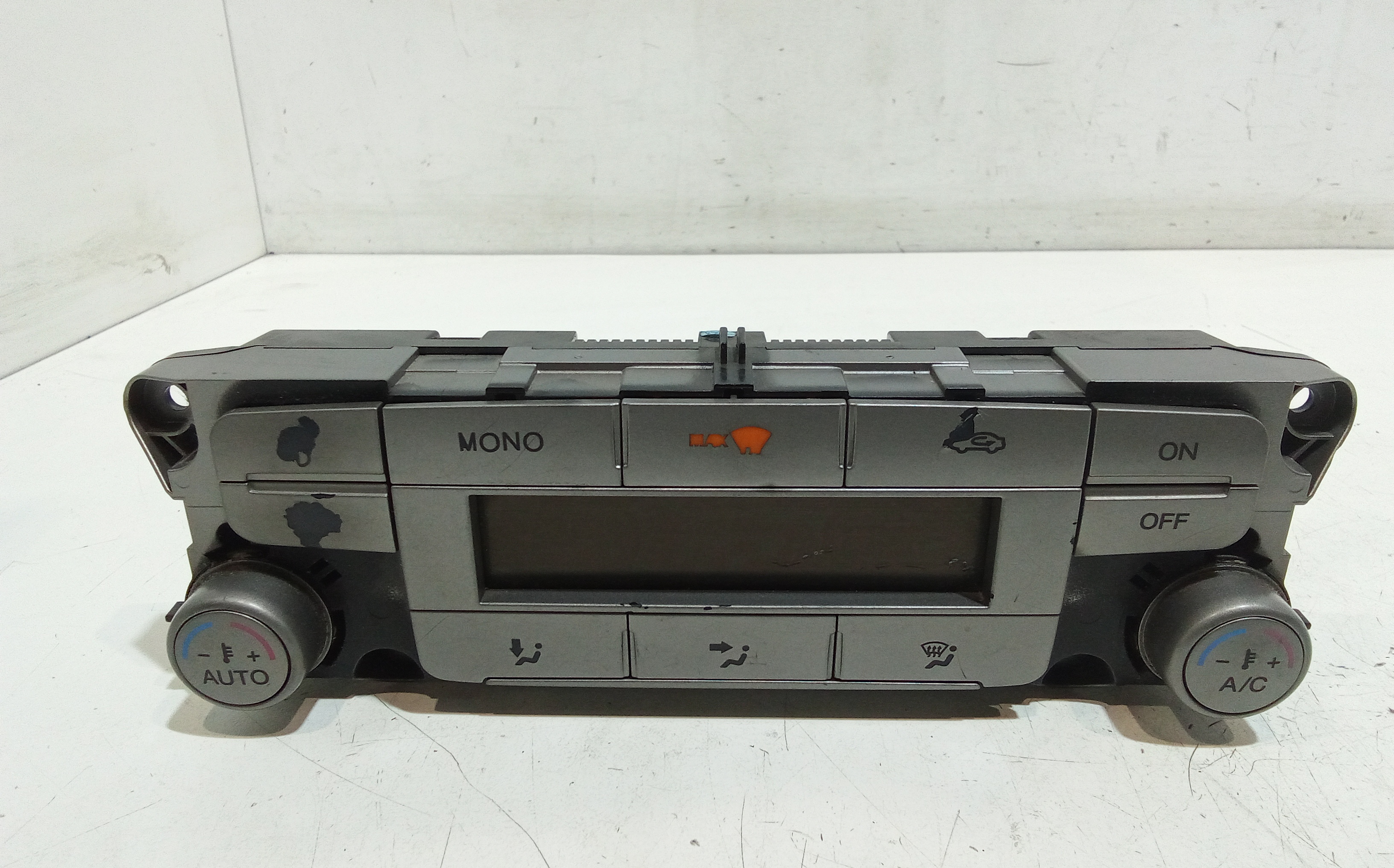 Blocco Comando Climatizzazione 1466060 Usato