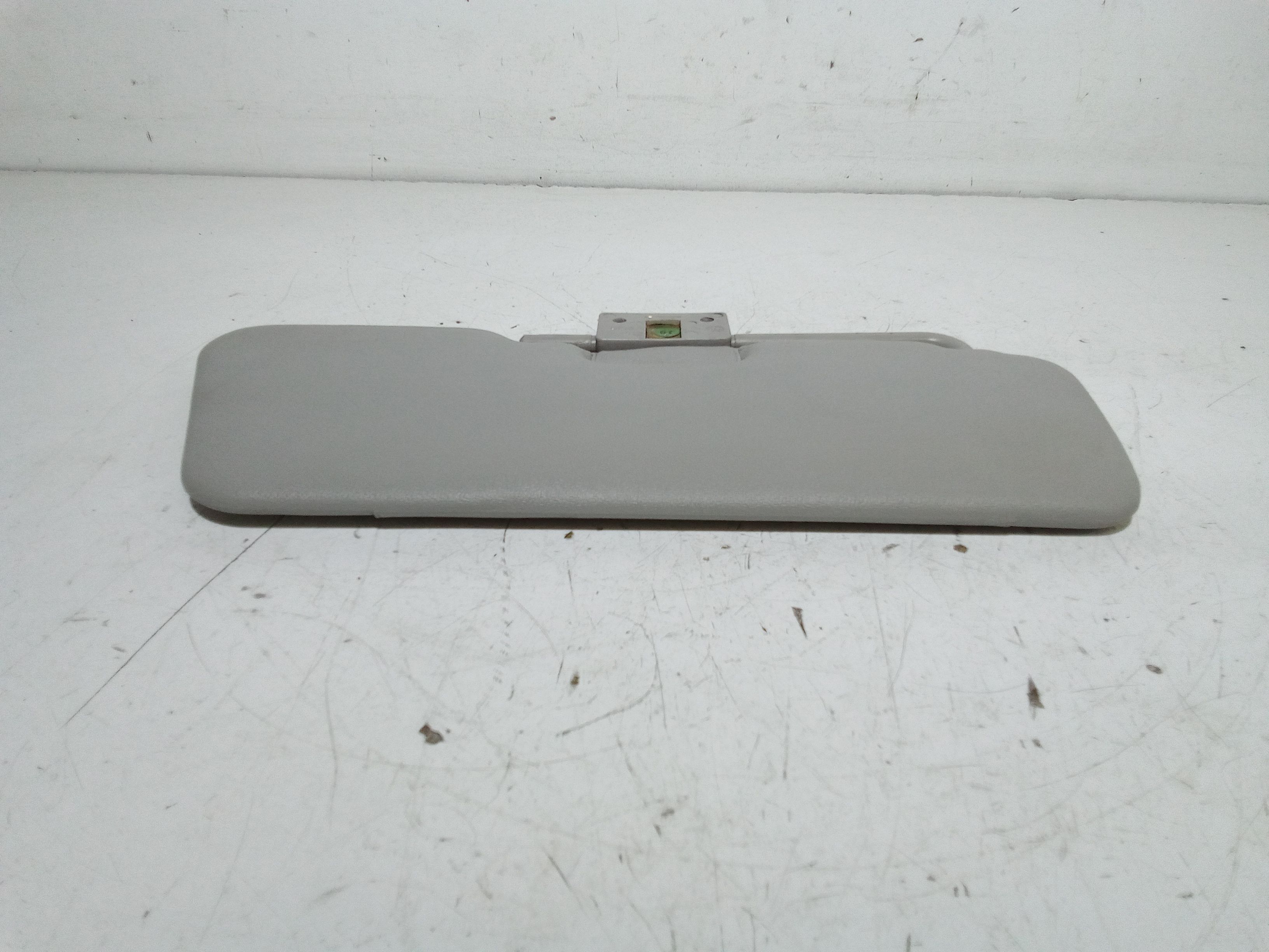 Aletta Parasole Parabrezza Sinistro 735244330 Usato