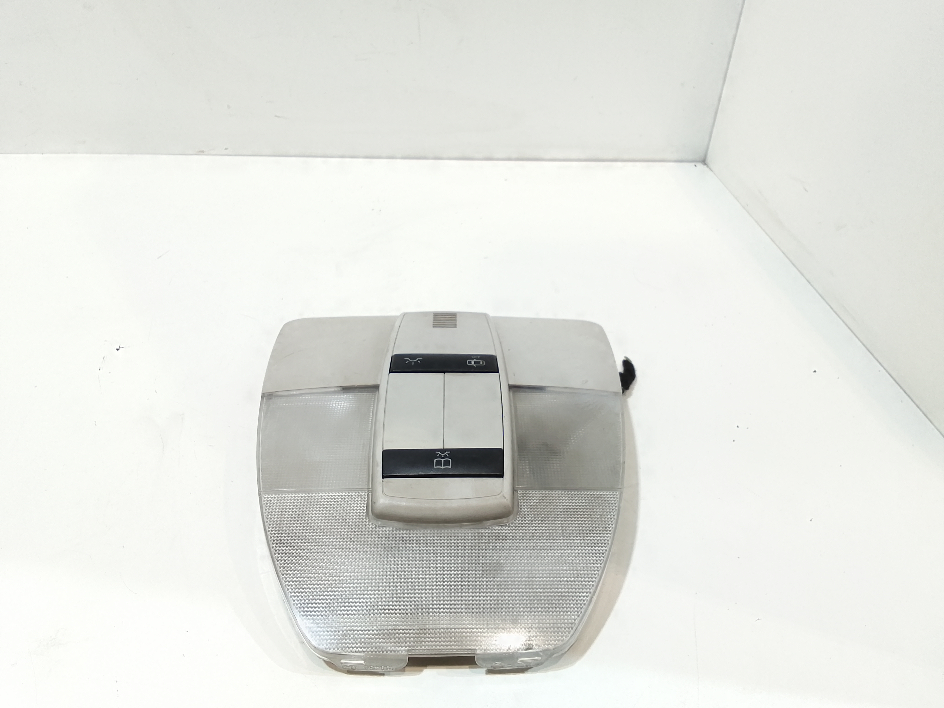 Luce Cortesia Ant. Tetto A16982000017H52 Usato