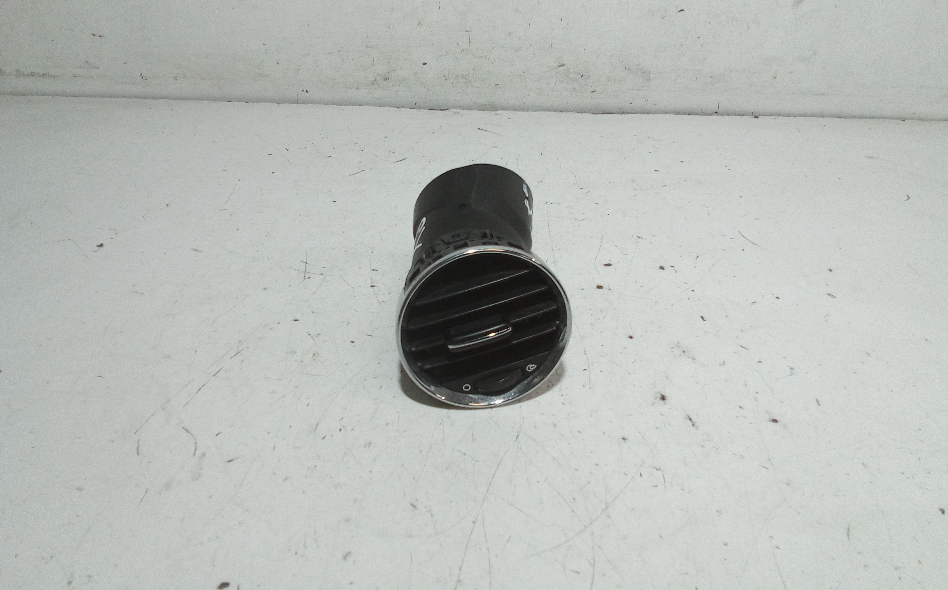 Condotto Aria Bocchette Lat. Cruscotto Sinistro 823189 Usato